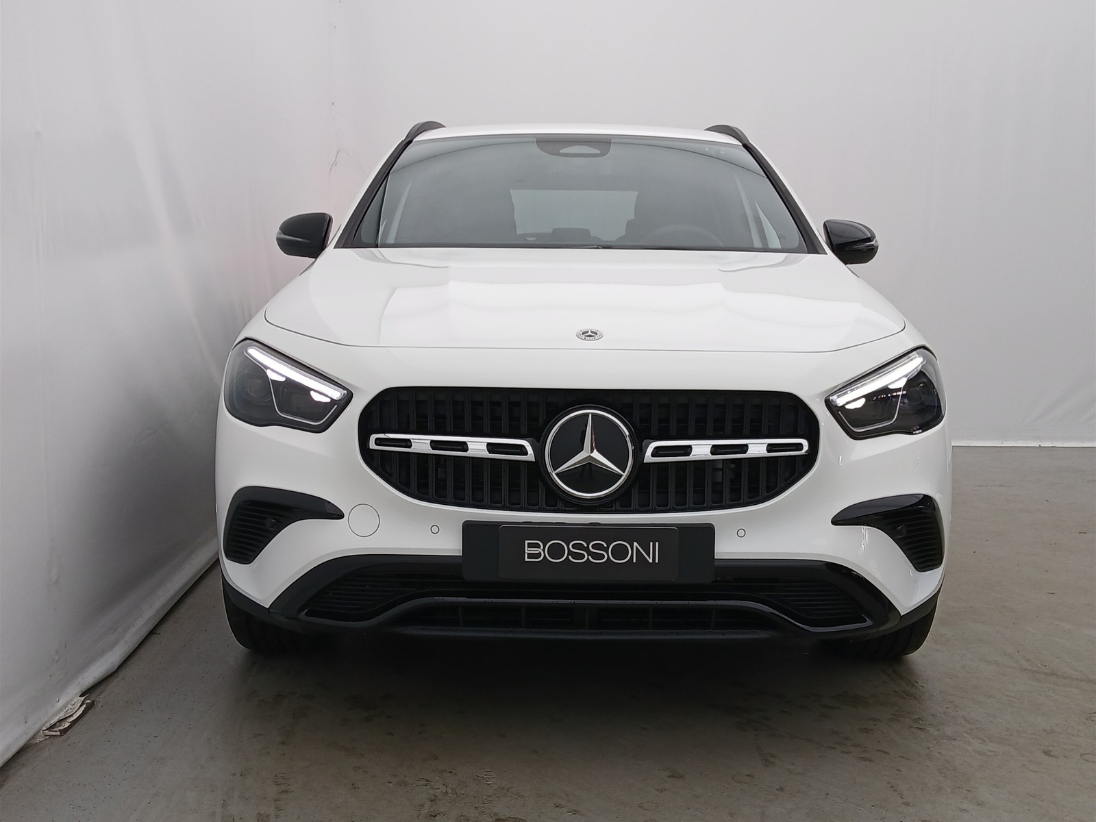 2 - Mercedes GLA 180 d progressive advanced 8g-dct