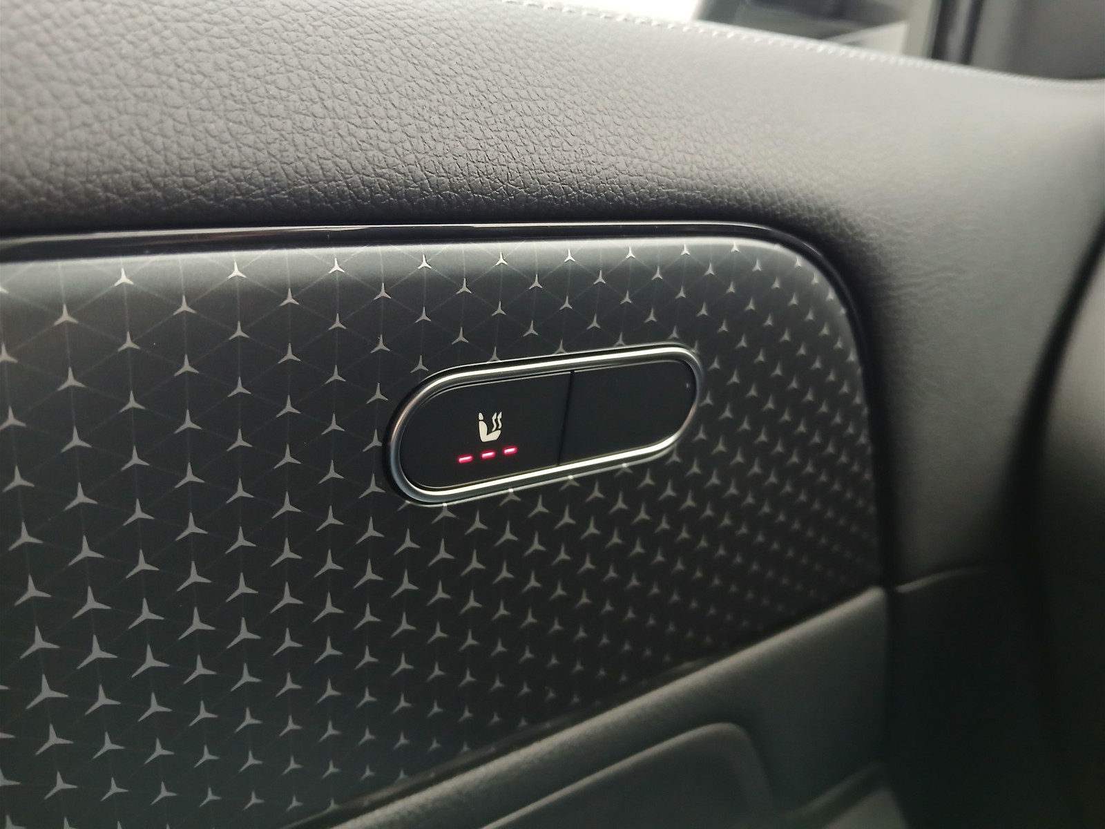 15 - Mercedes GLA 180 d progressive advanced 8g-dct