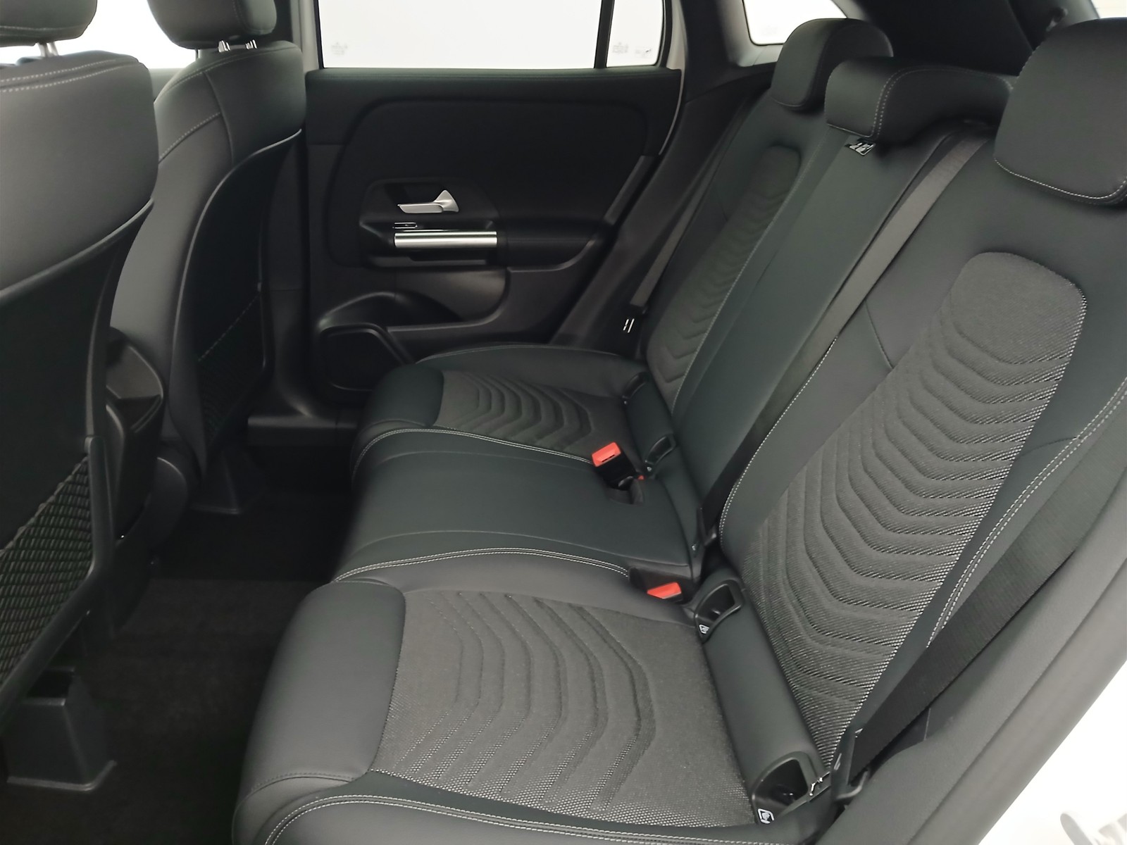 8 - Mercedes GLA 180 d progressive advanced 8g-dct