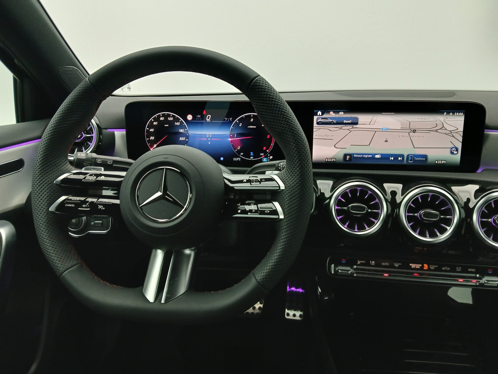 12 - Mercedes Classe A 180 d amg line premium speedshift dct amg 8g