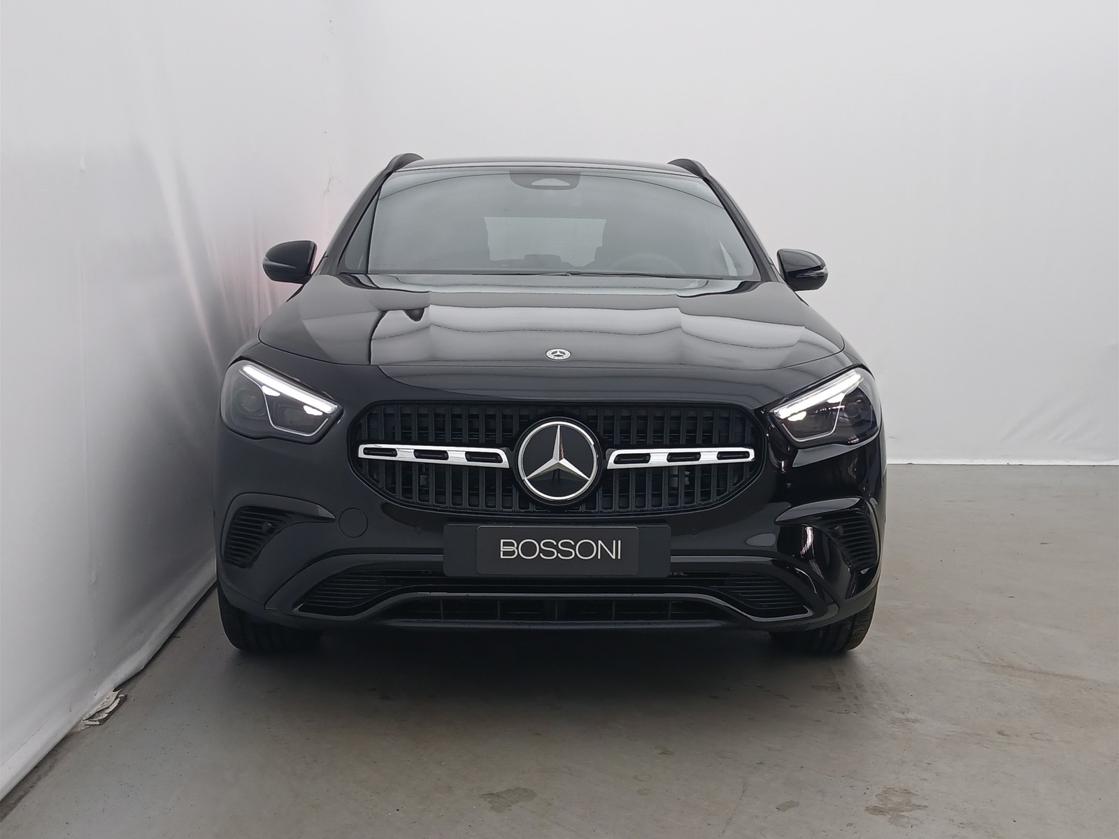 2 - Mercedes GLA 180 d progressive advanced 8g-dct