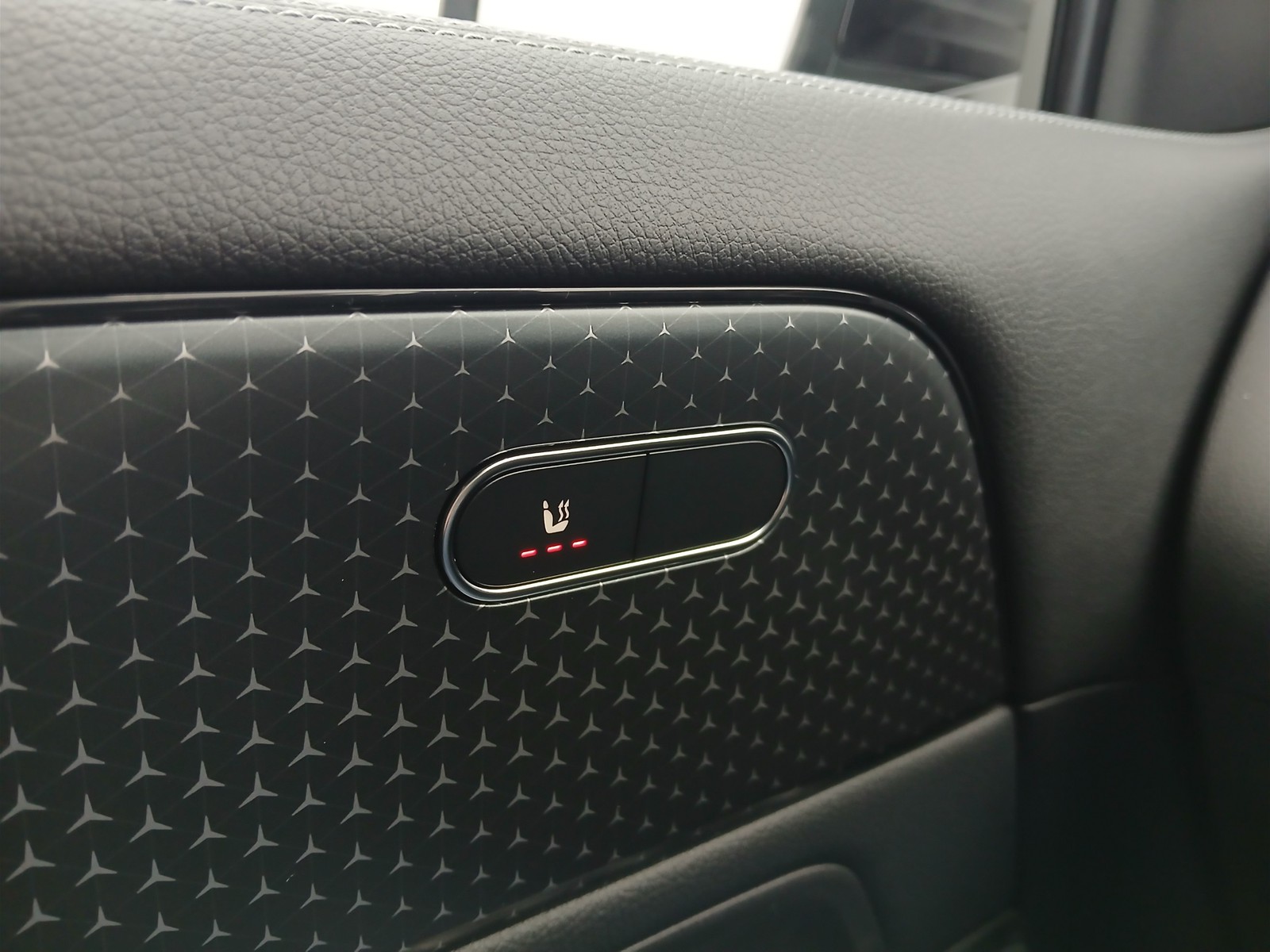 15 - Mercedes GLA 180 d progressive advanced 8g-dct