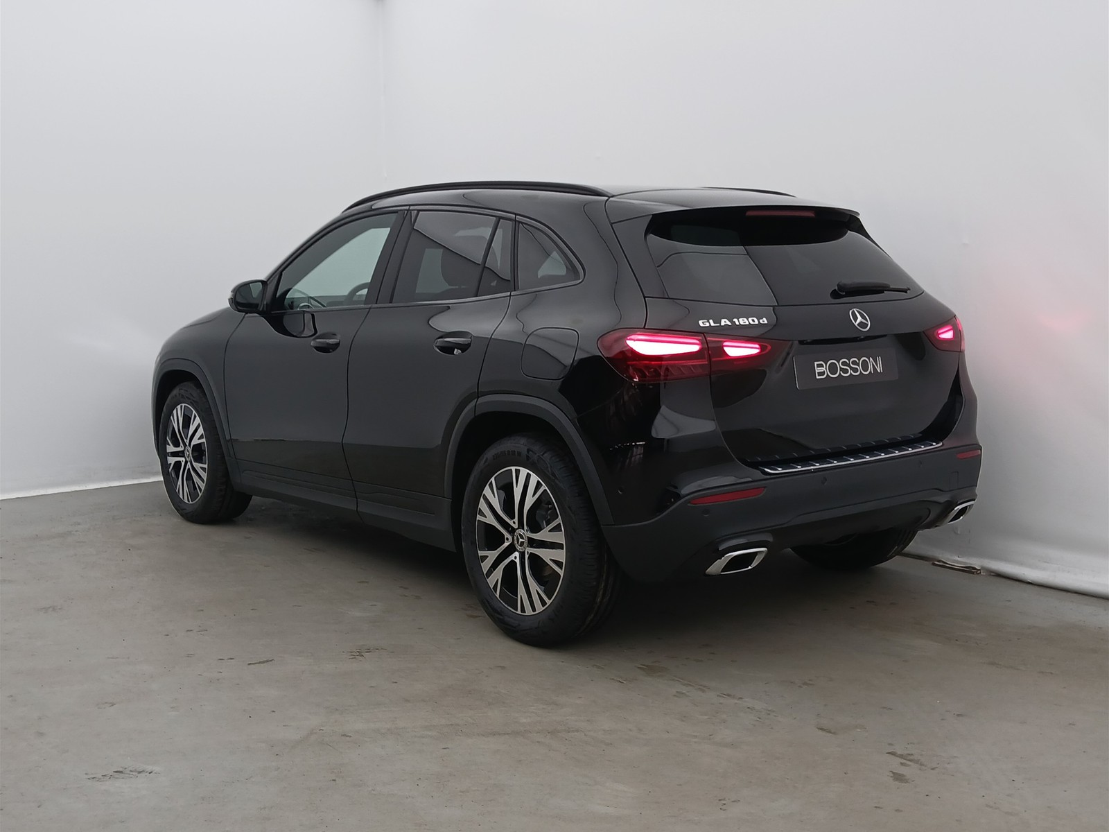 5 - Mercedes GLA 180 d progressive advanced 8g-dct