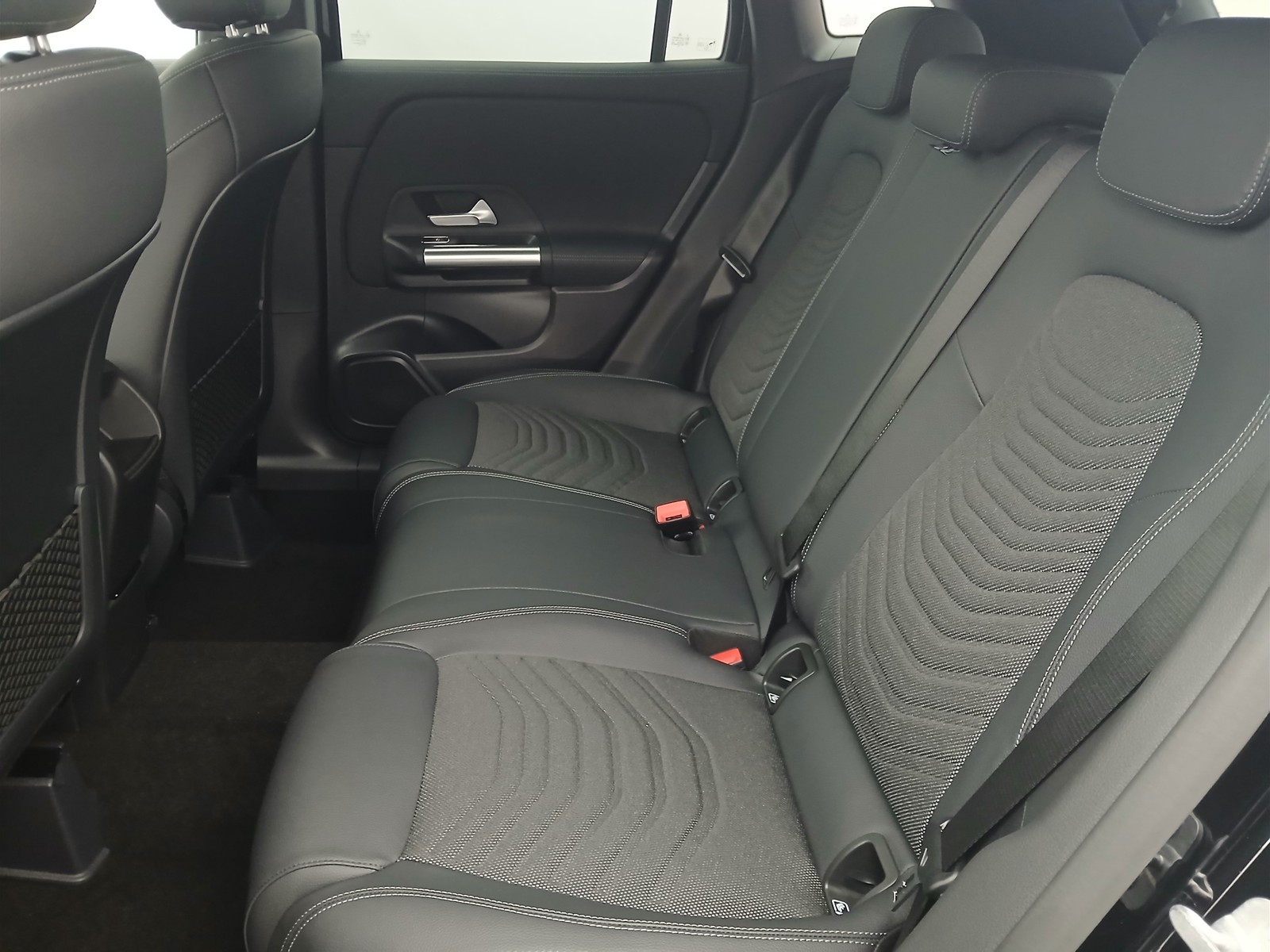 8 - Mercedes GLA 180 d progressive advanced 8g-dct