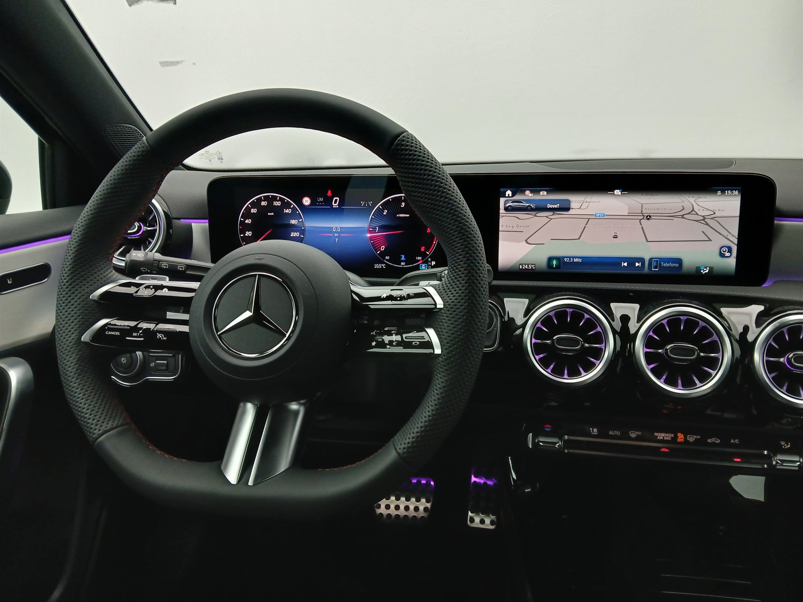 12 - Mercedes Classe A 180 d amg line extra speedshift dct amg 8g
