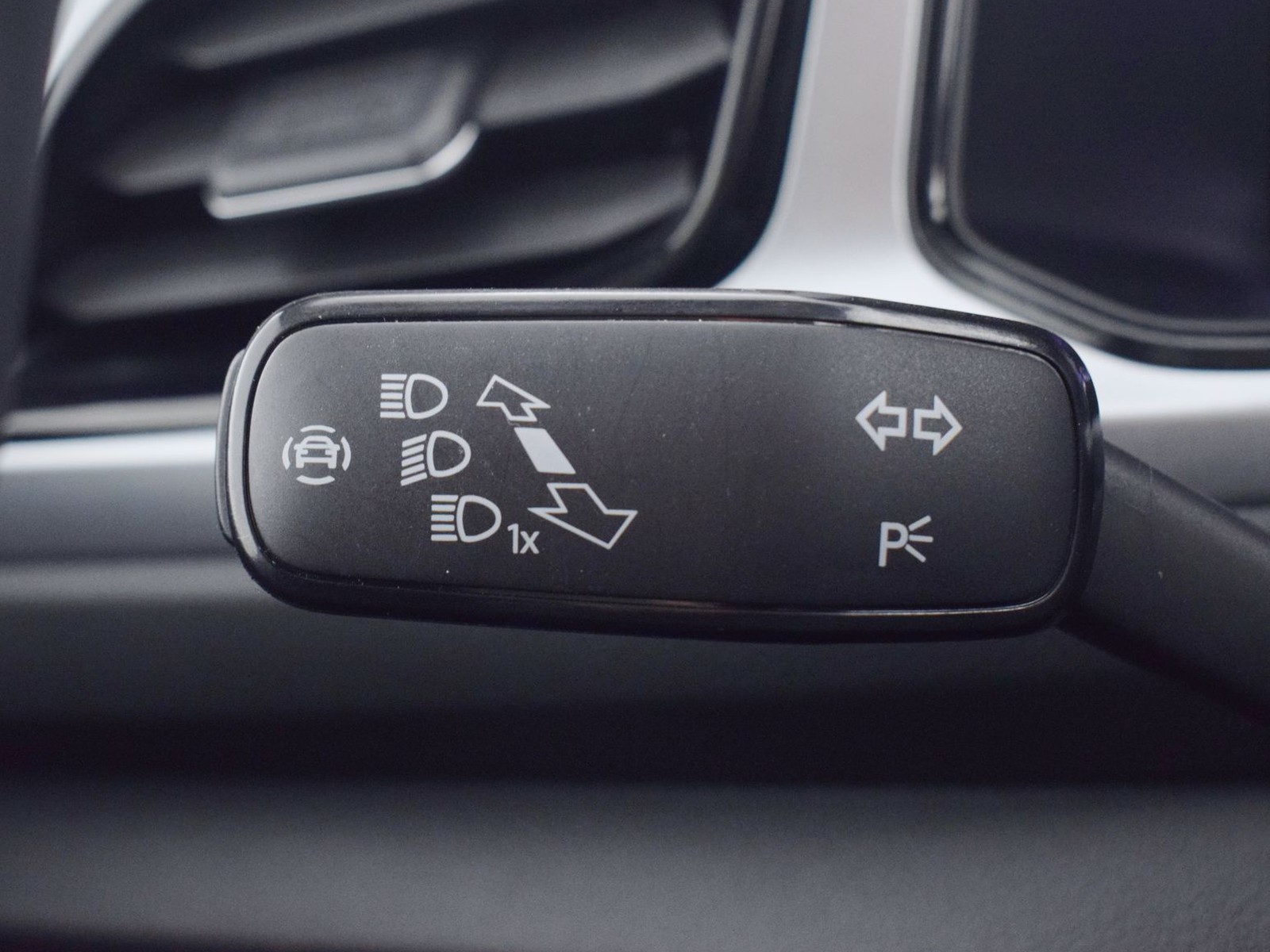 26 - Volkswagen T-Roc 1.5 tsi act life dsg