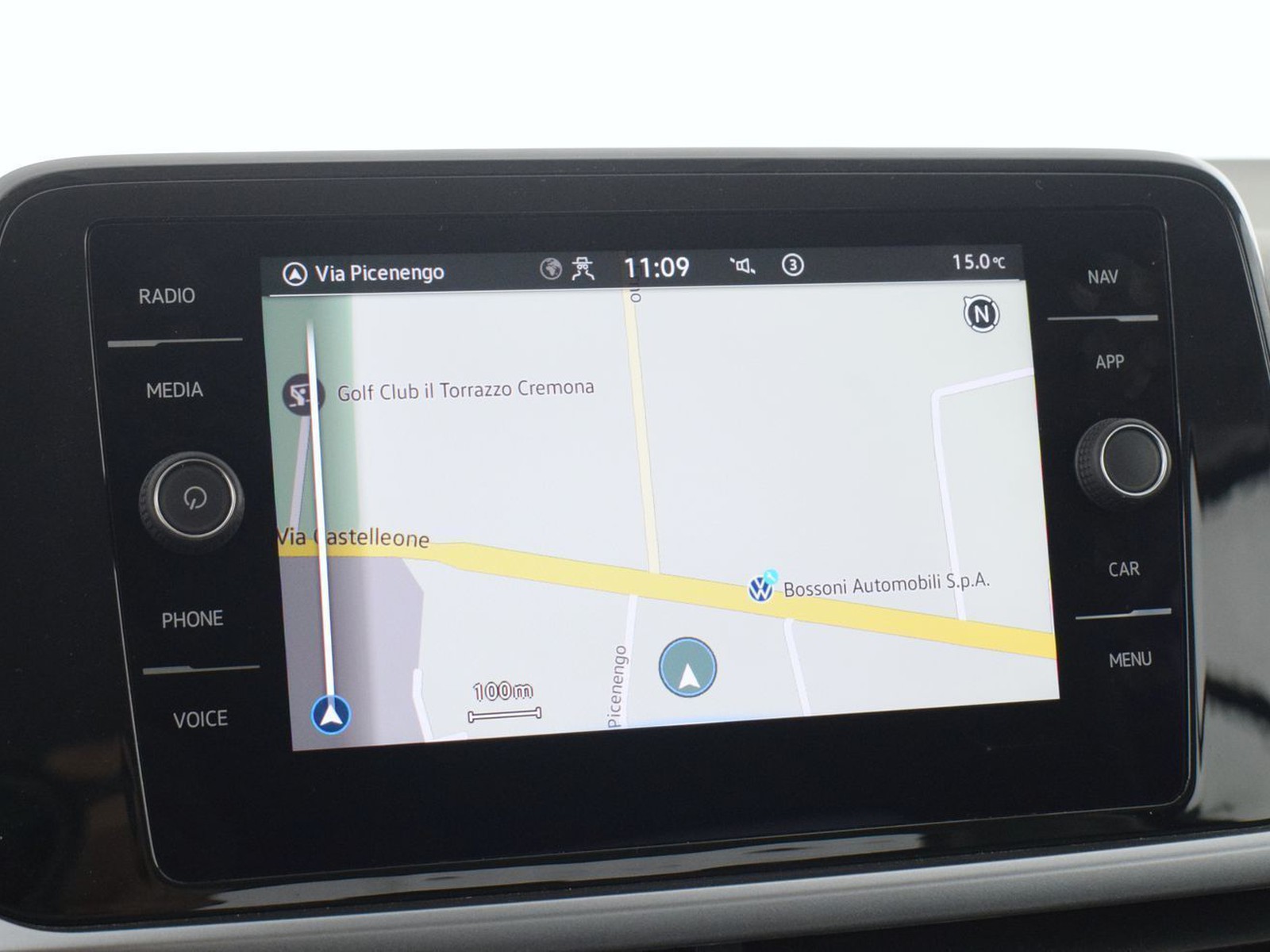 28 - Volkswagen T-Roc 1.5 tsi act life dsg