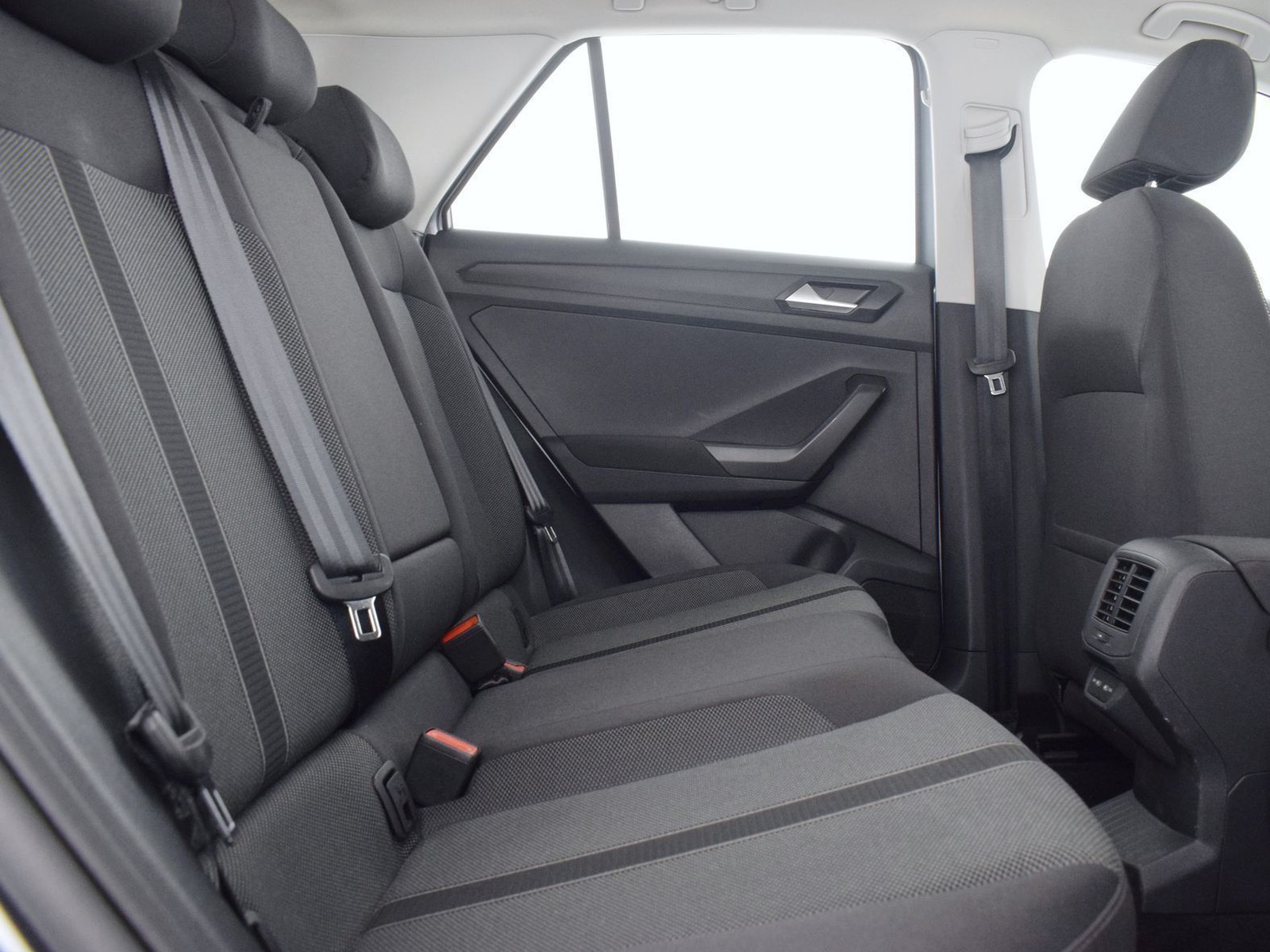 9 - Volkswagen T-Roc 1.5 tsi act life dsg