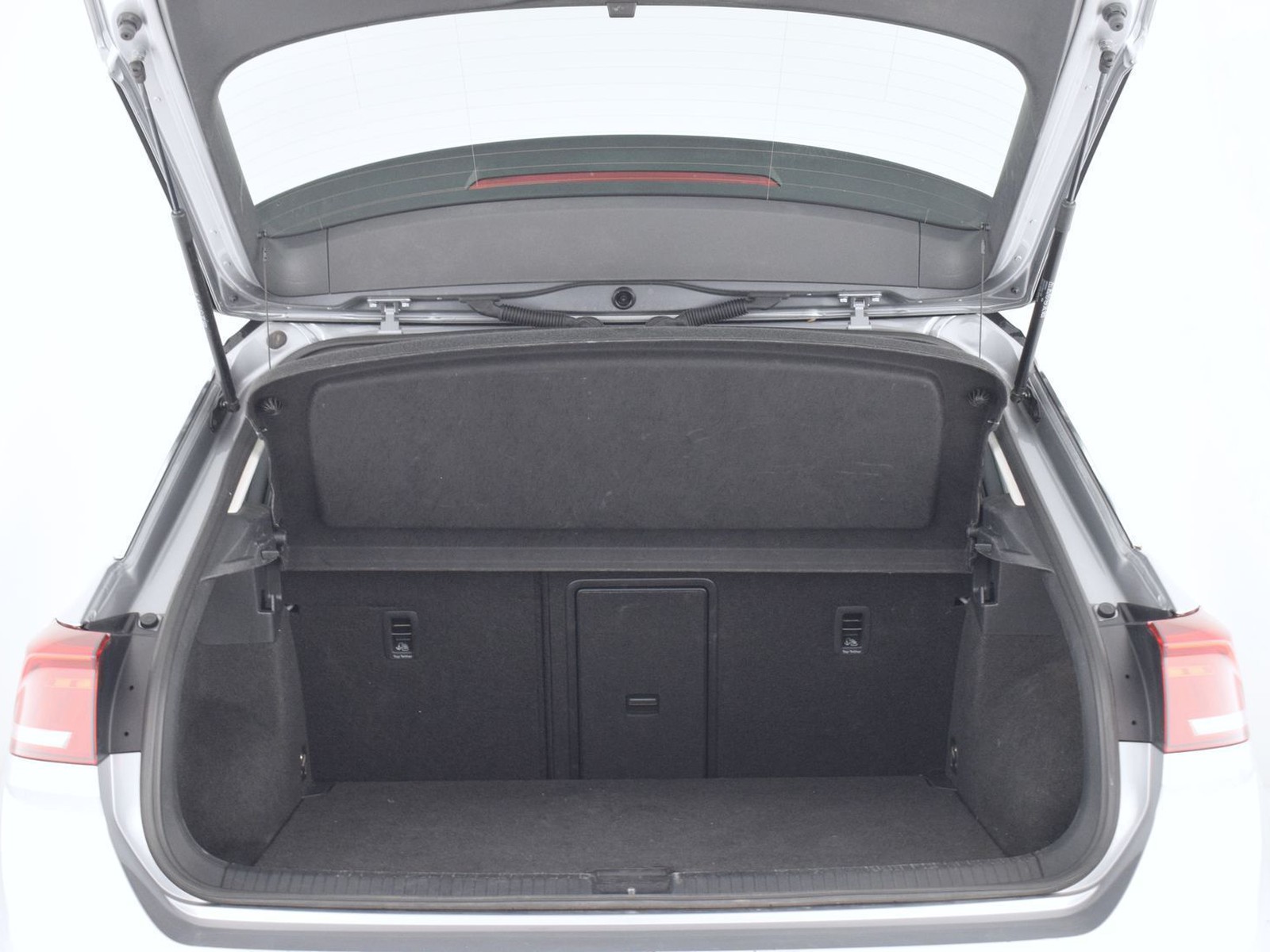 10 - Volkswagen T-Roc 1.5 tsi act life dsg