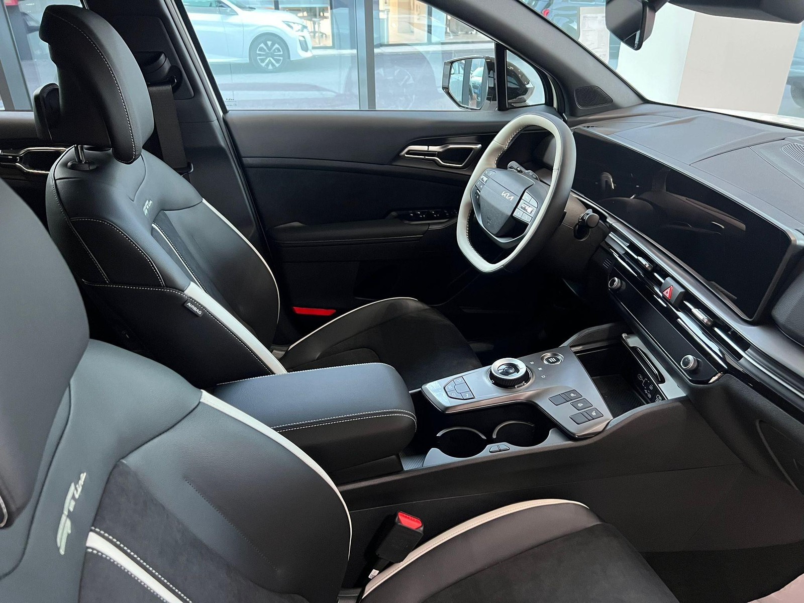 9 - Kia Sportage 1.6 t-gdi hev gt-line sunroof pack 2wd at6