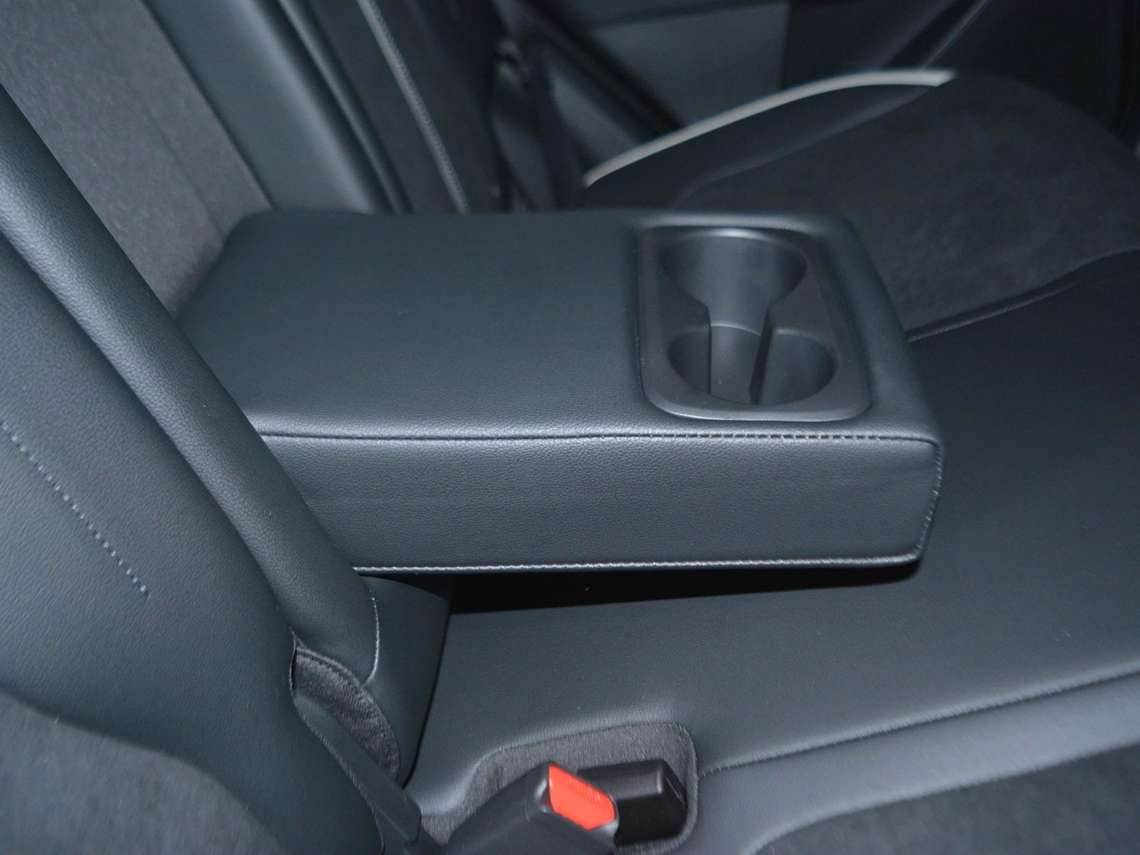 6 - Kia Sportage 1.6 t-gdi hev gt-line sunroof pack 2wd at6