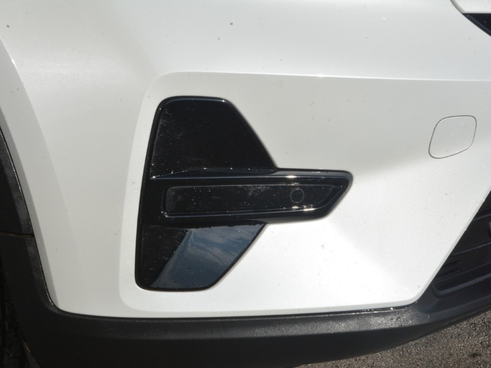 24 - Volvo XC40 single motor plus rwd edt