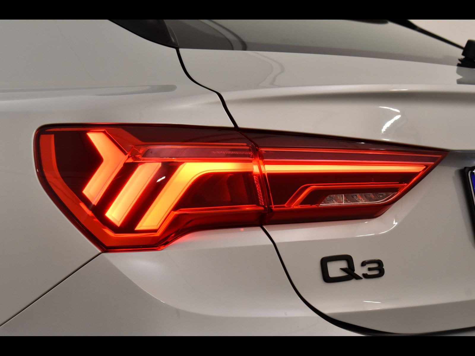 10 - Audi Q3 sportback 40 2.0 tdi 200cv edition quattro s tronic