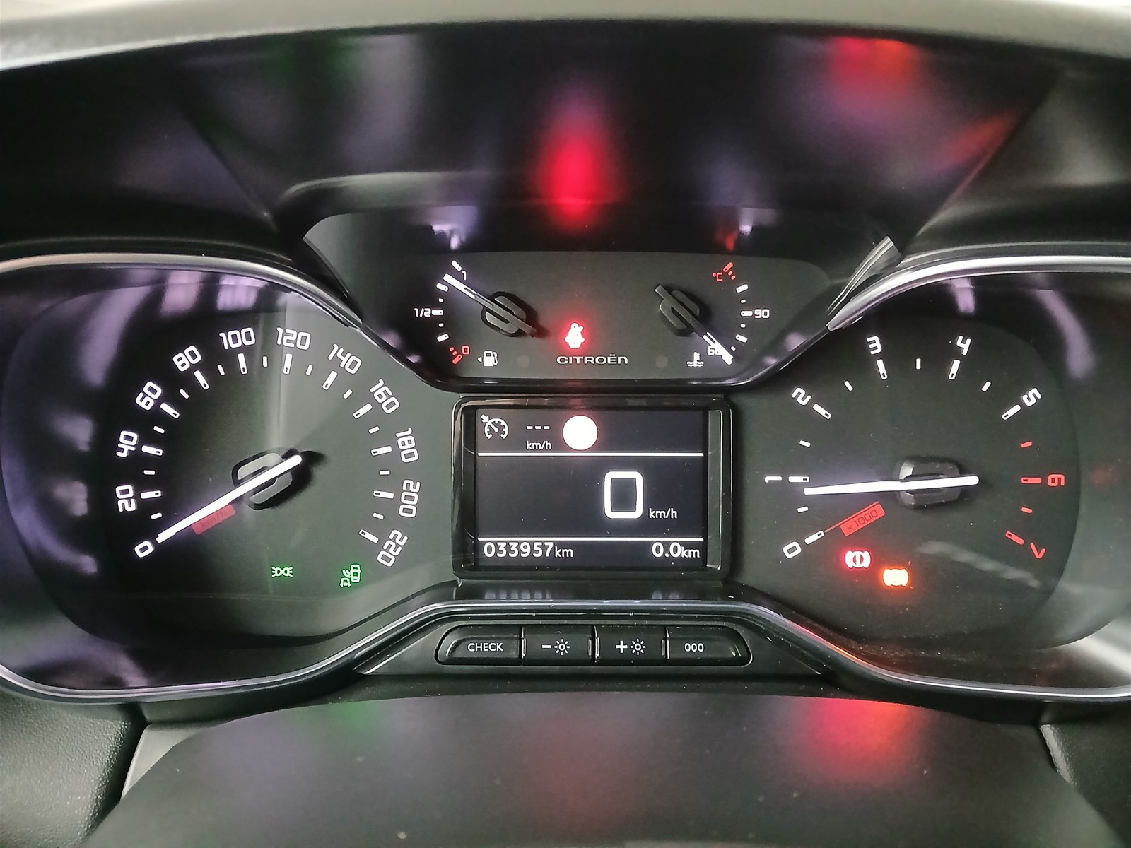 9 - Citroen C3 Aircross 1.5 bluehdi 110cv shine pack s&s