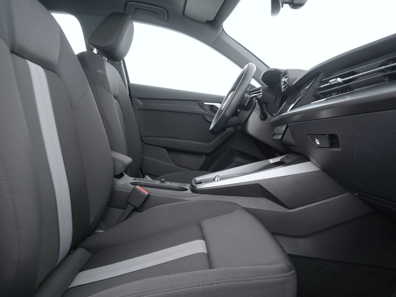 16 - Audi A3 sportback 30 2.0 tdi business advanced s tronic