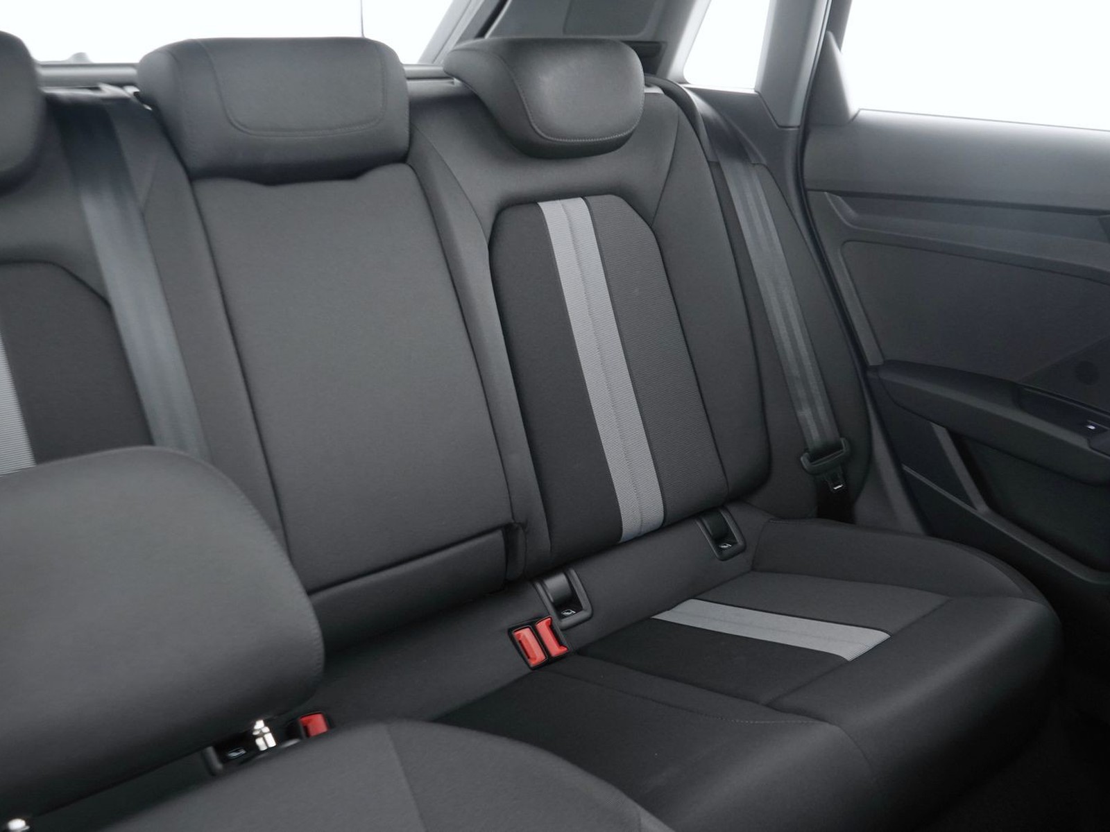 21 - Audi A3 sportback 30 2.0 tdi business advanced s tronic