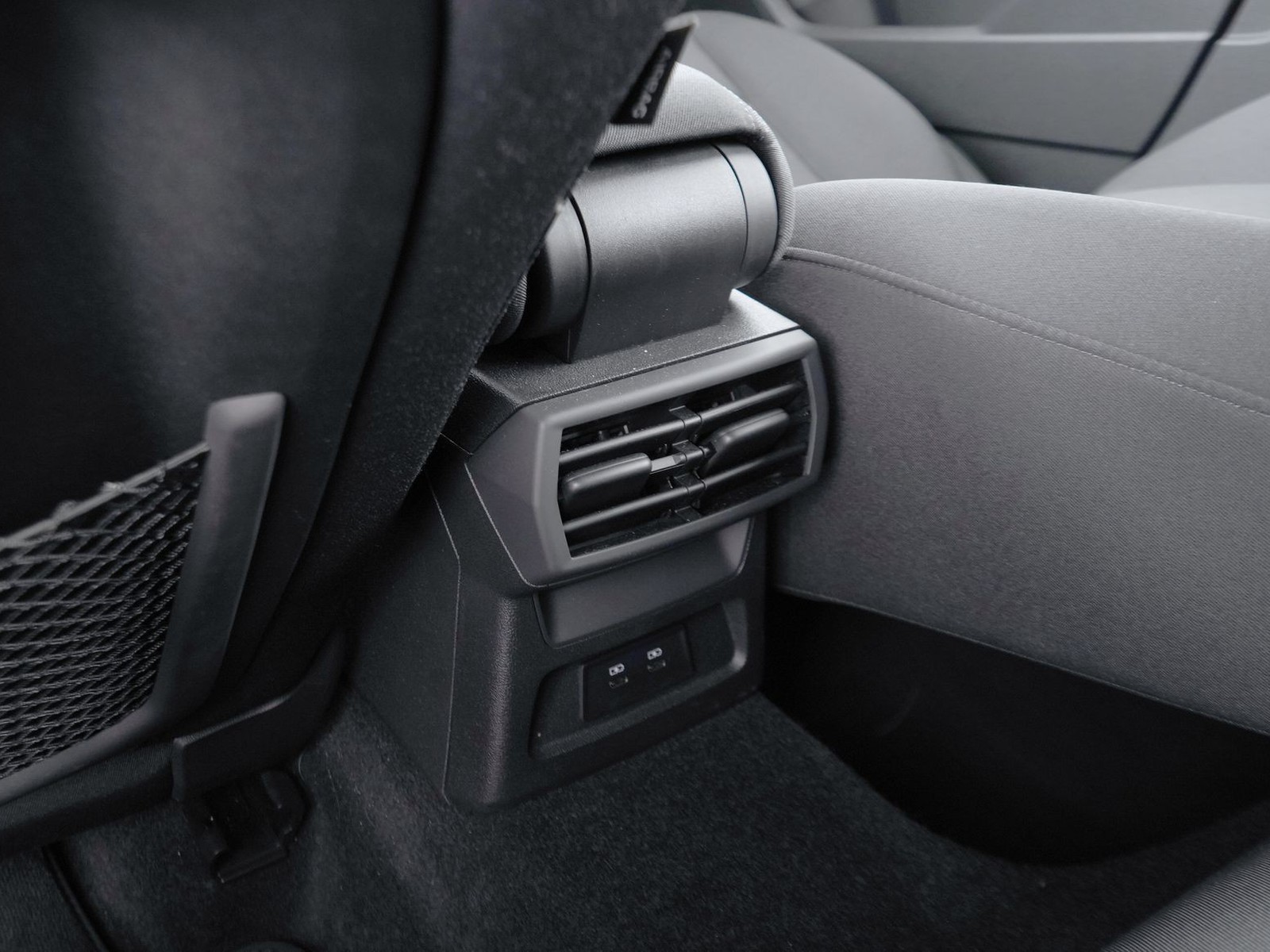 27 - Audi A3 sportback 30 2.0 tdi business advanced s tronic