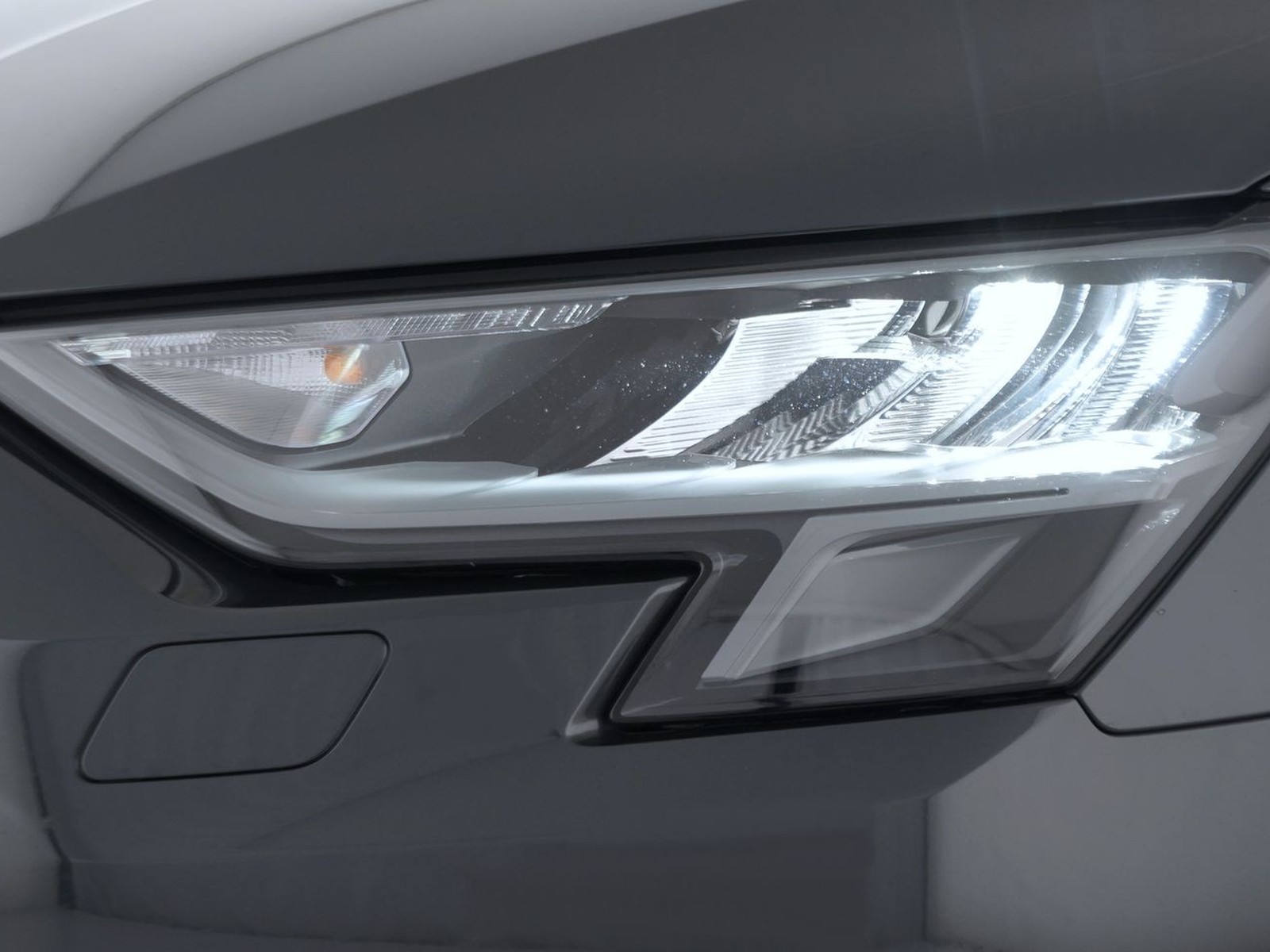 6 - Audi A3 sportback 30 2.0 tdi business advanced s tronic