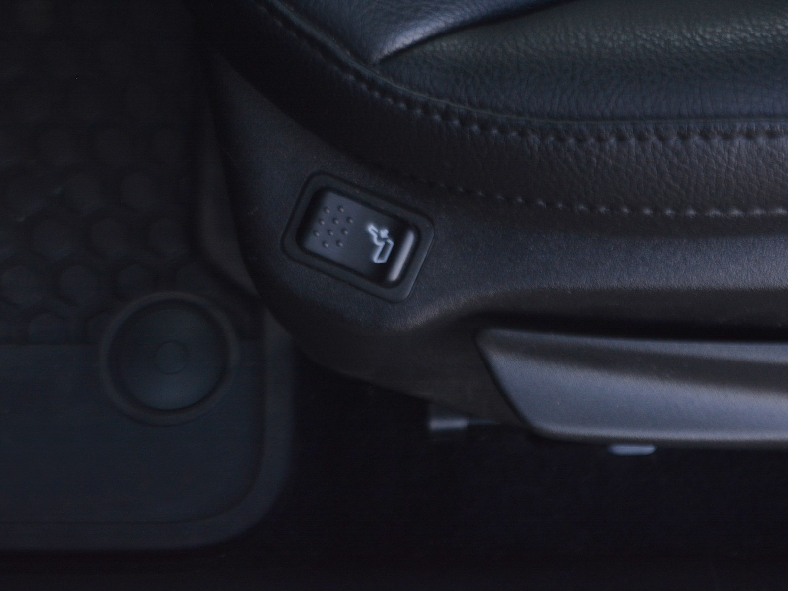 18 - Jeep Compass 1.5 turbo t4 mhev 130cv altitude 2wd