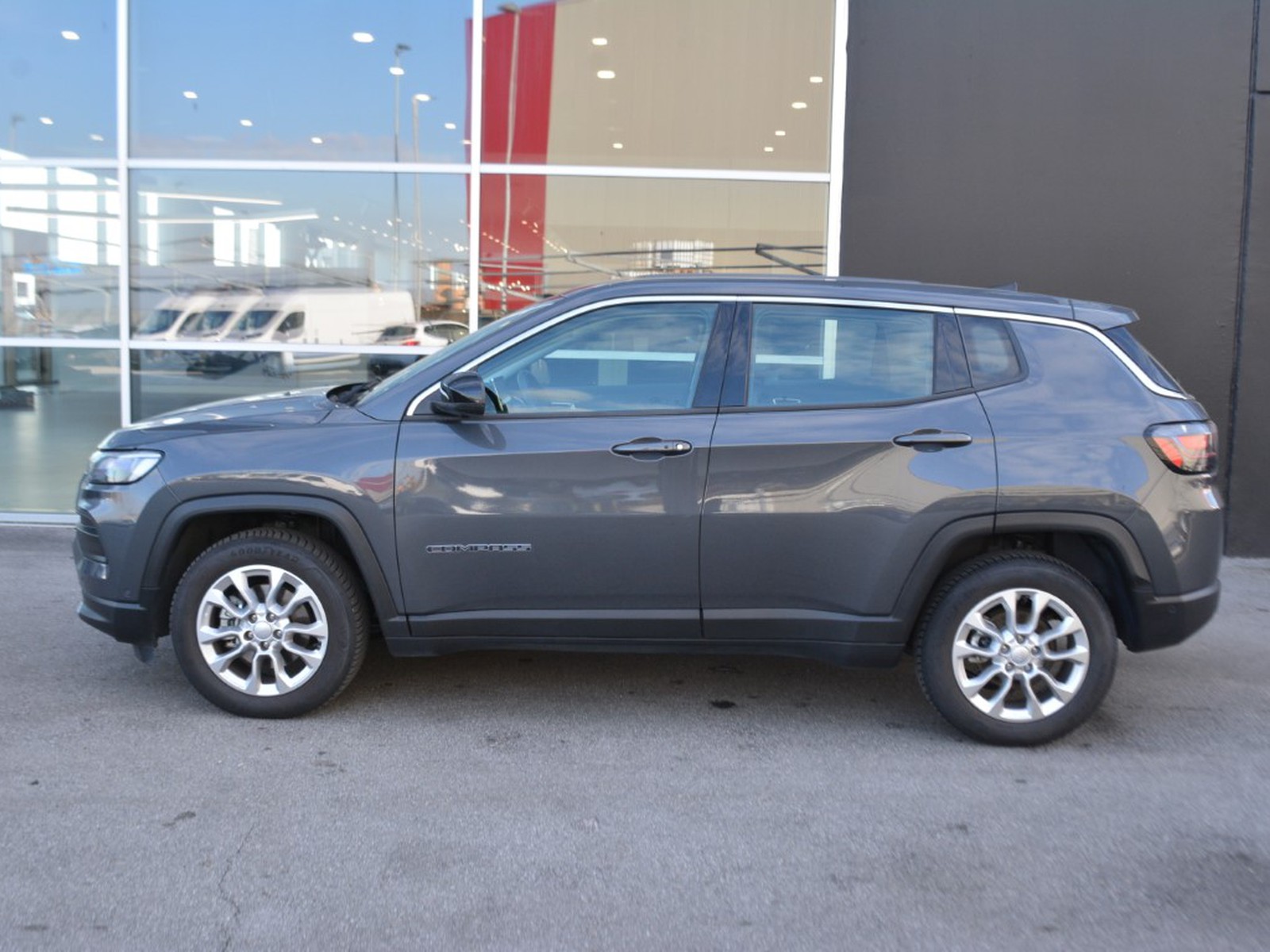 24 - Jeep Compass 1.5 turbo t4 mhev 130cv altitude 2wd