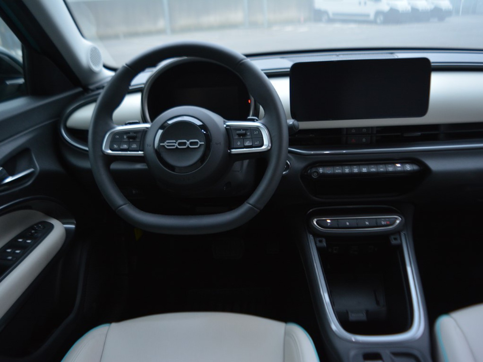 9 - Fiat 600 1.2 hybrid 110cv la prima ii edct