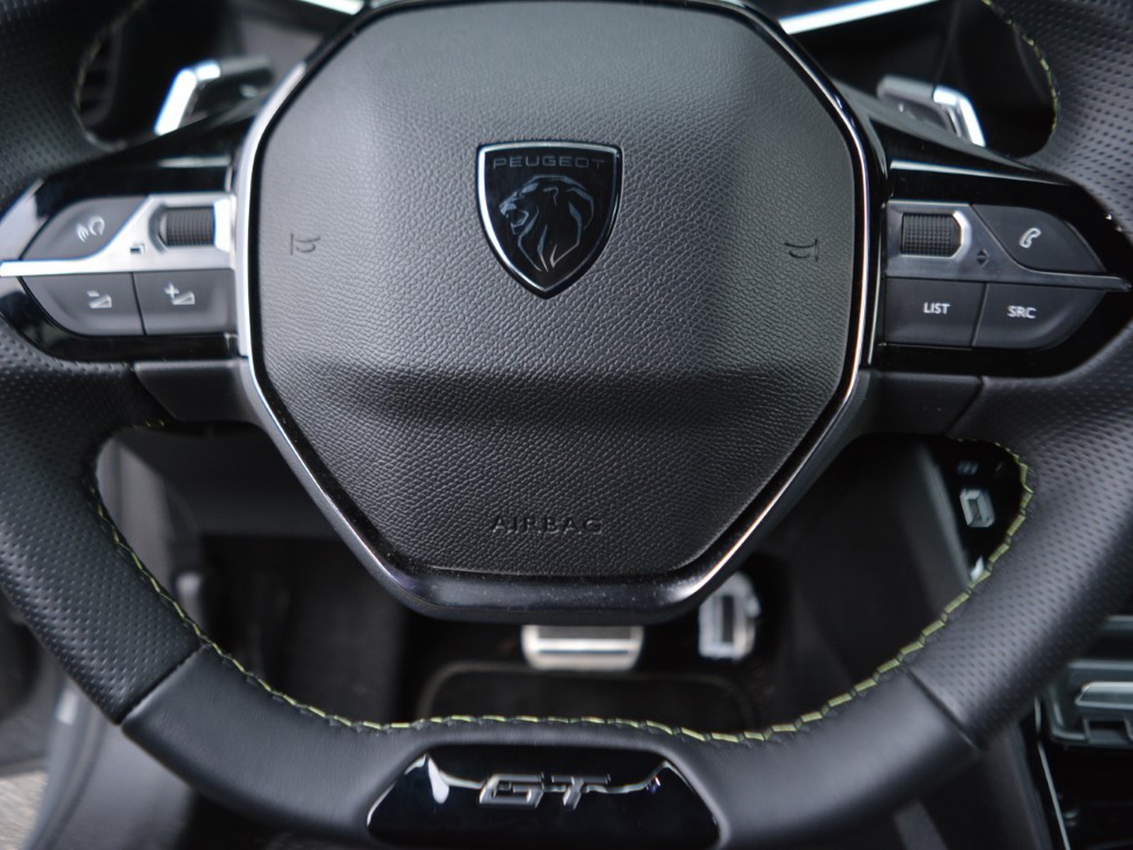 16 - Peugeot 208 1.2 hybrid 48v 145cv gt e-dcs6