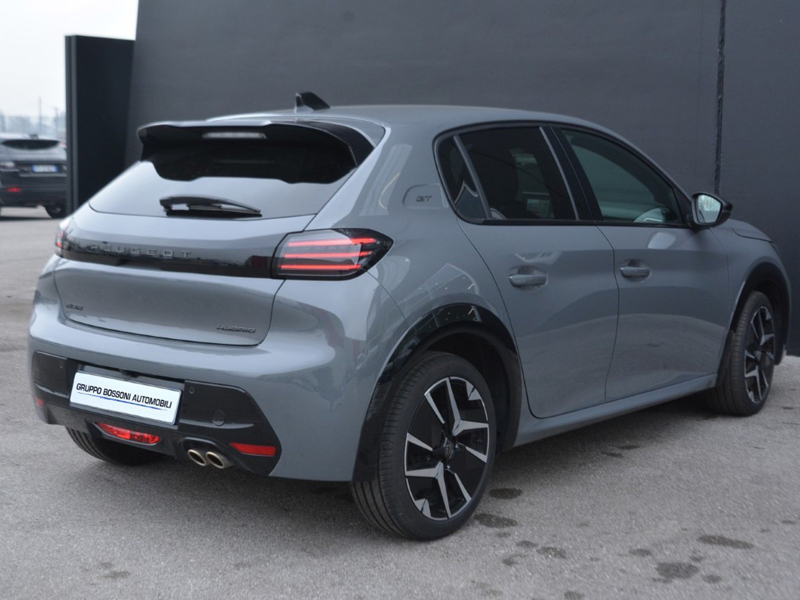 3 - Peugeot 208 1.2 hybrid 48v 145cv gt e-dcs6