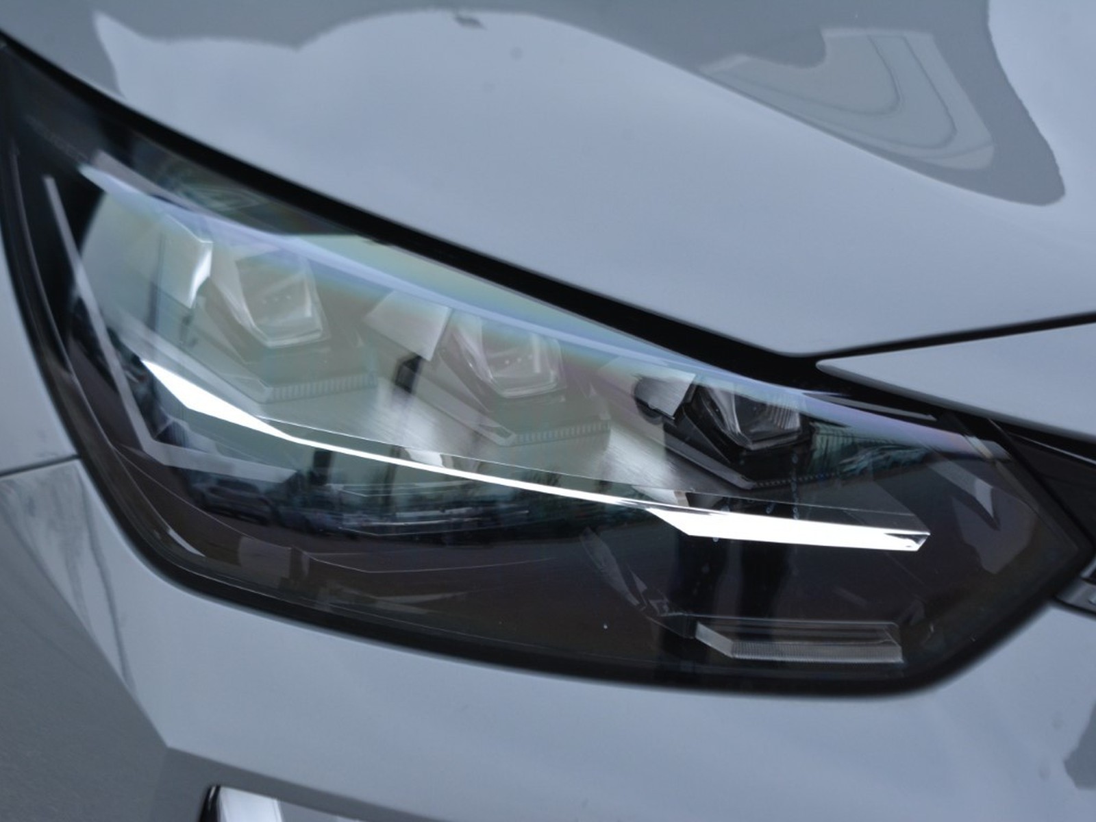 22 - Peugeot 208 1.2 hybrid 48v 145cv gt e-dcs6