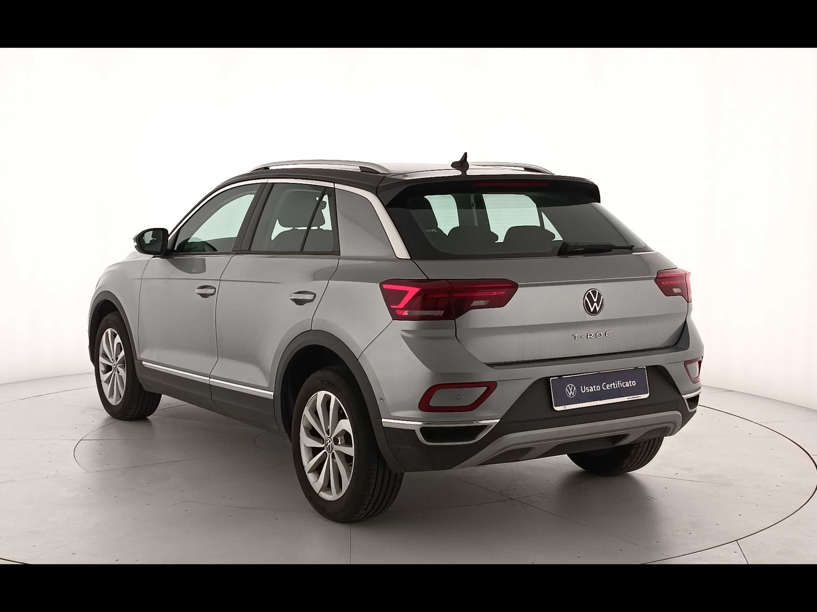 2 - Volkswagen T-Roc 1.0 tsi 115cv style