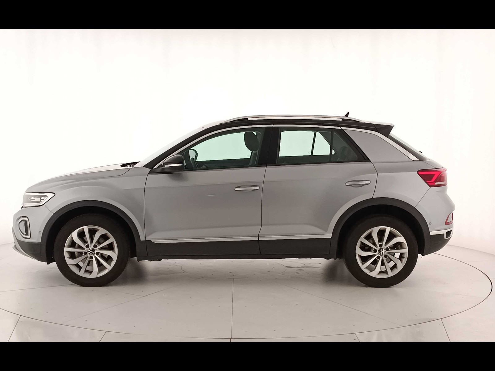 3 - Volkswagen T-Roc 1.0 tsi 115cv style