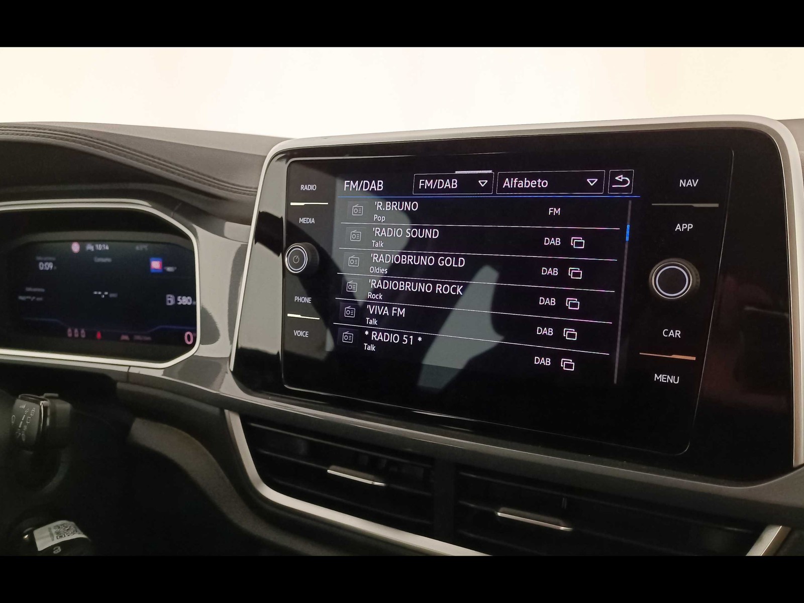 21 - Volkswagen T-Roc 1.0 tsi 115cv style