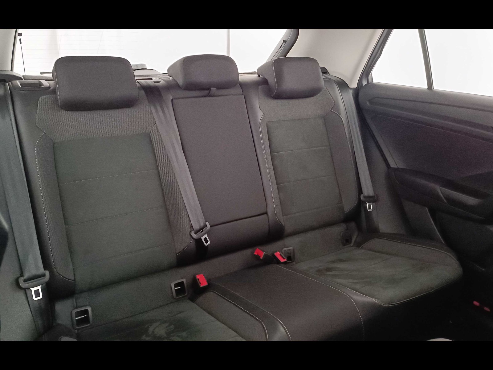 33 - Volkswagen T-Roc 1.0 tsi 115cv style