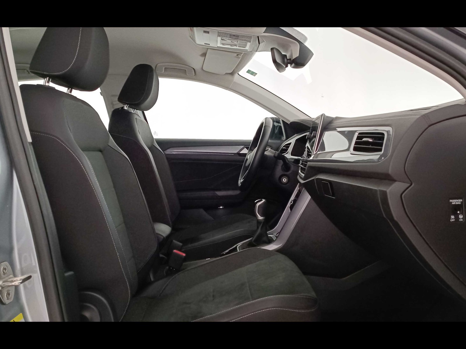 8 - Volkswagen T-Roc 1.0 tsi 115cv style