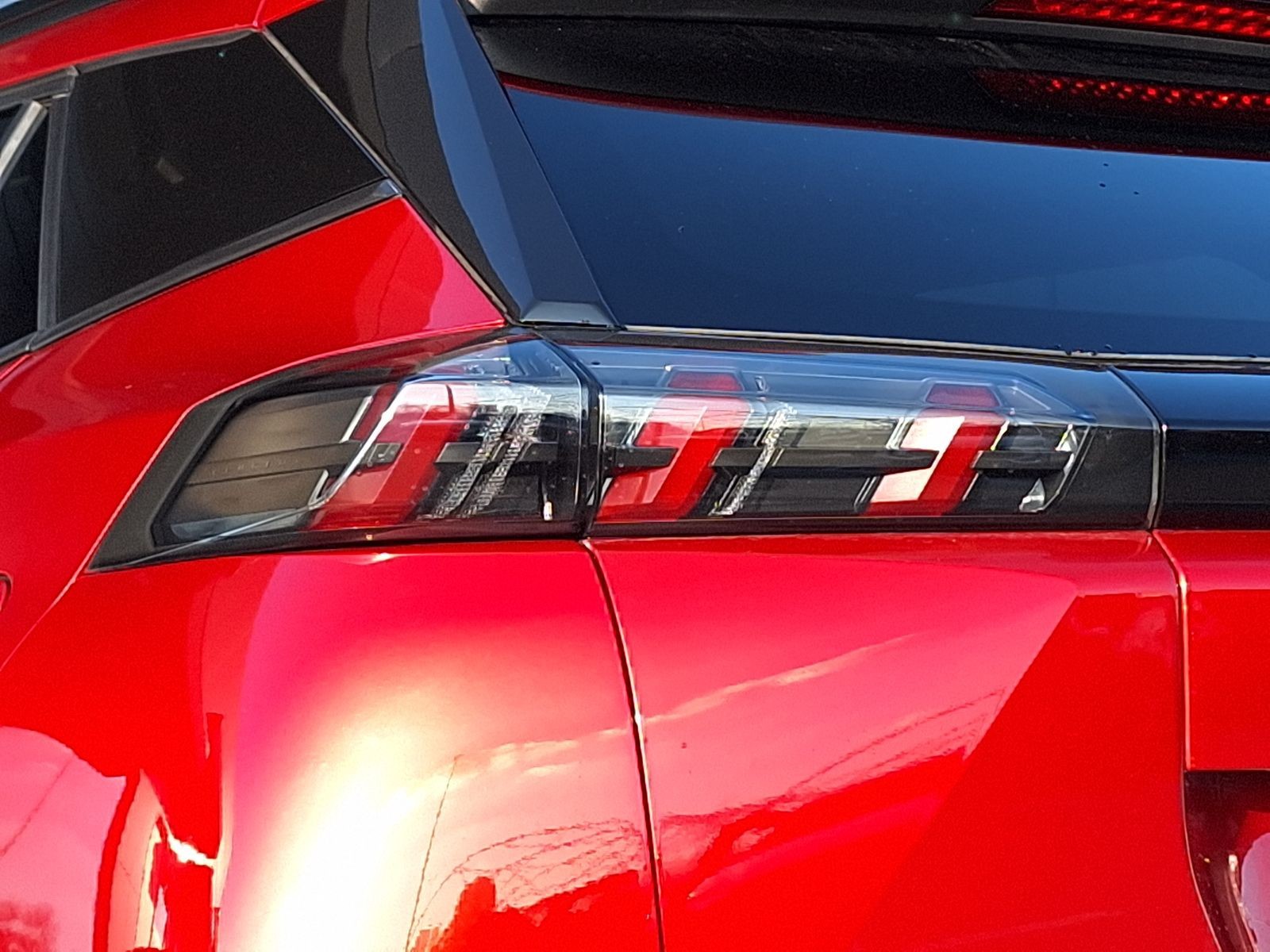 15 - Peugeot 2008 1.5 bluehdi 130cv allure navi pack eat s&s