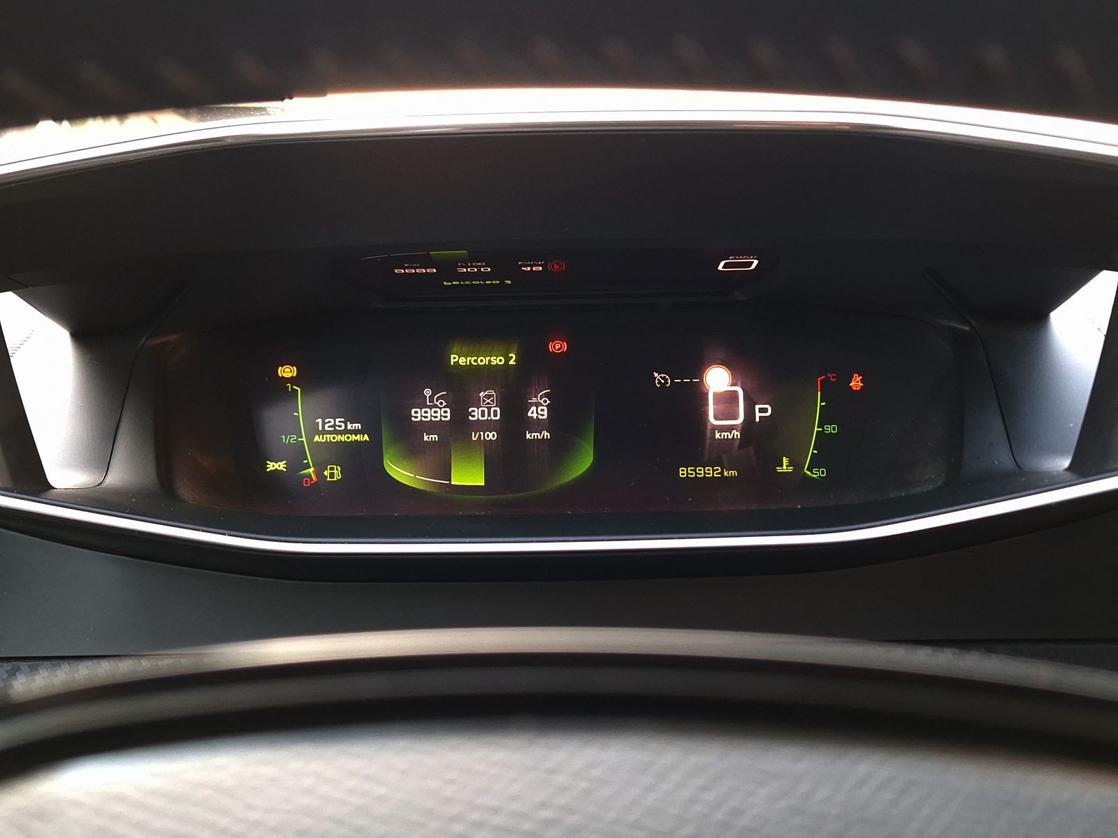 10 - Peugeot 2008 1.5 bluehdi 130cv allure navi pack eat s&s