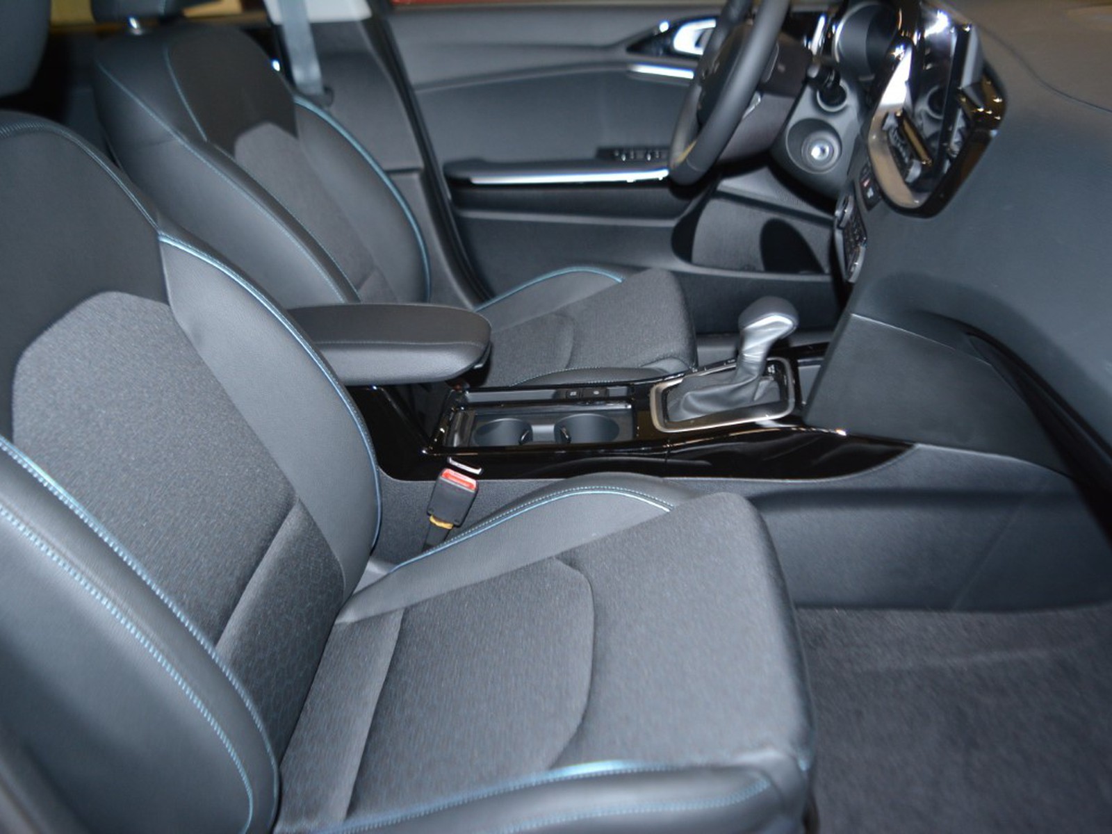 5 - Kia Xceed 1.0 t-gdi mhev 115cv business dct7