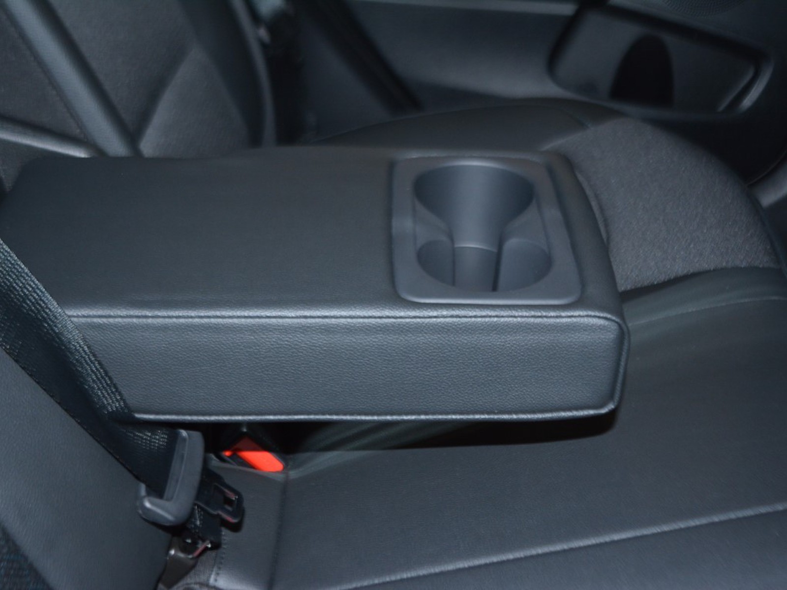 6 - Kia Xceed 1.0 t-gdi mhev 115cv business dct7