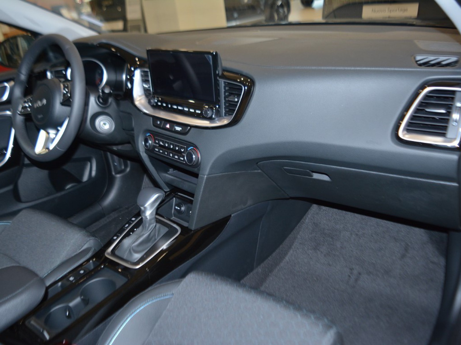 8 - Kia Xceed 1.0 t-gdi mhev 115cv business dct7