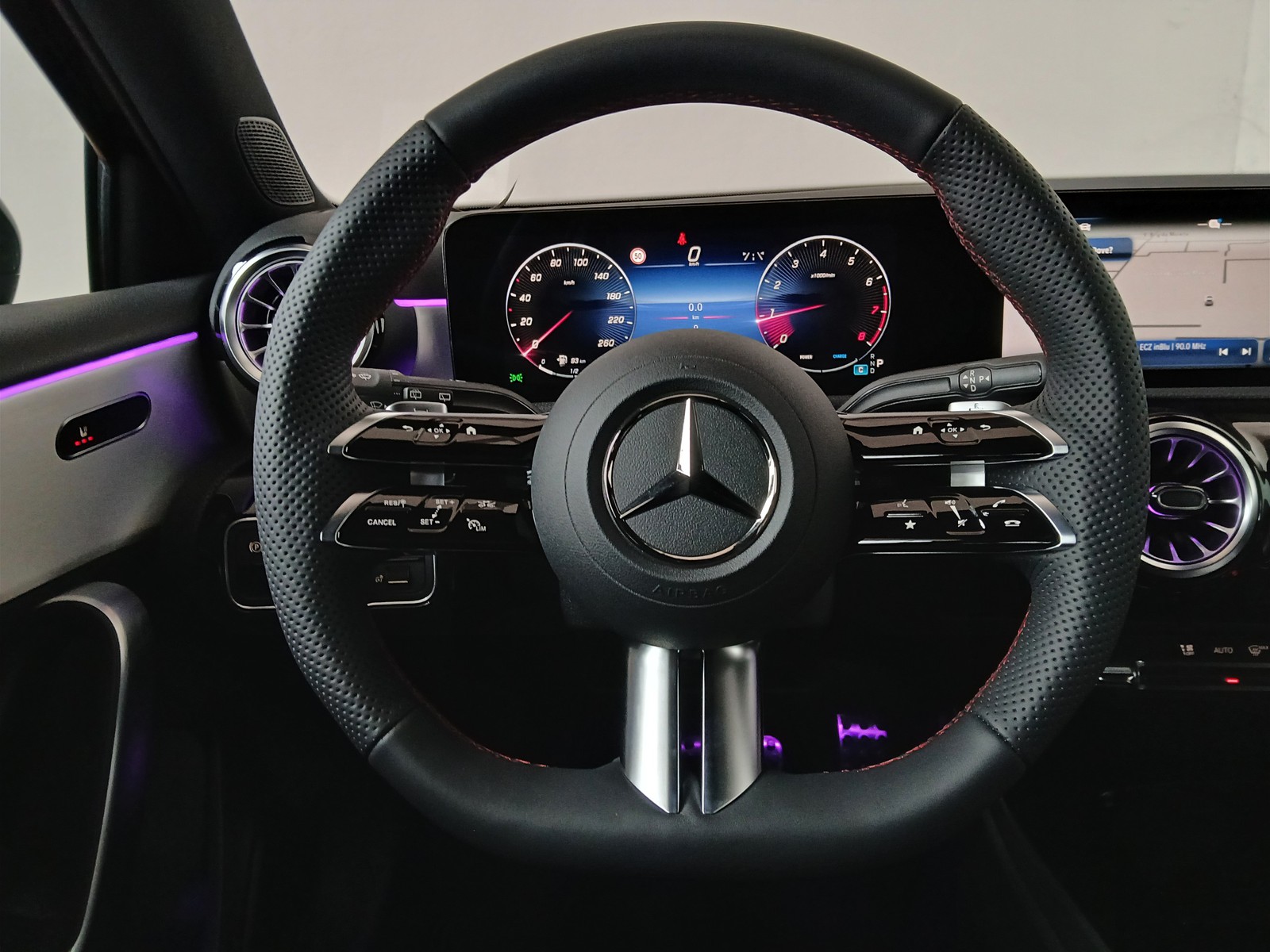 17 - Mercedes Classe A 180 amg line advanced plus 7g-dct