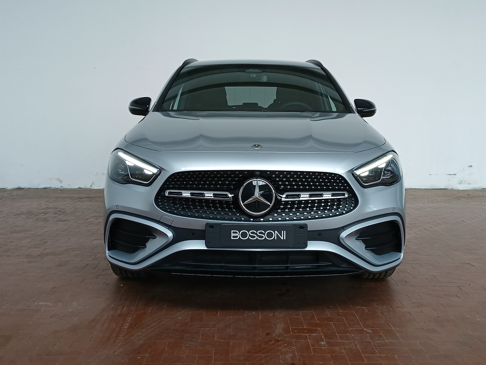 2 - Mercedes GLA 200 d amg line premium 4matic 8g-dct