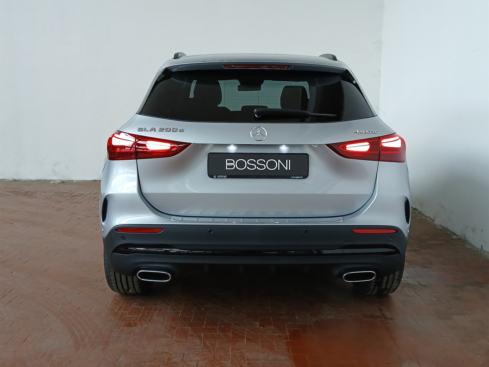 6 - Mercedes GLA 200 d amg line premium 4matic 8g-dct