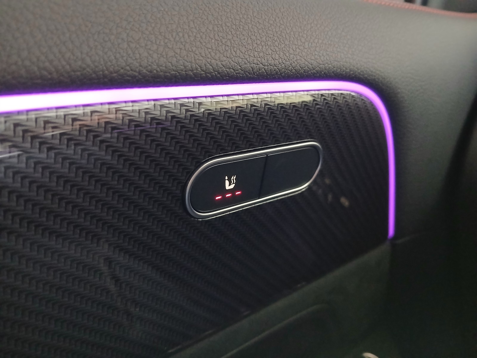 15 - Mercedes GLA 180 d amg line advanced plus 8g-dct