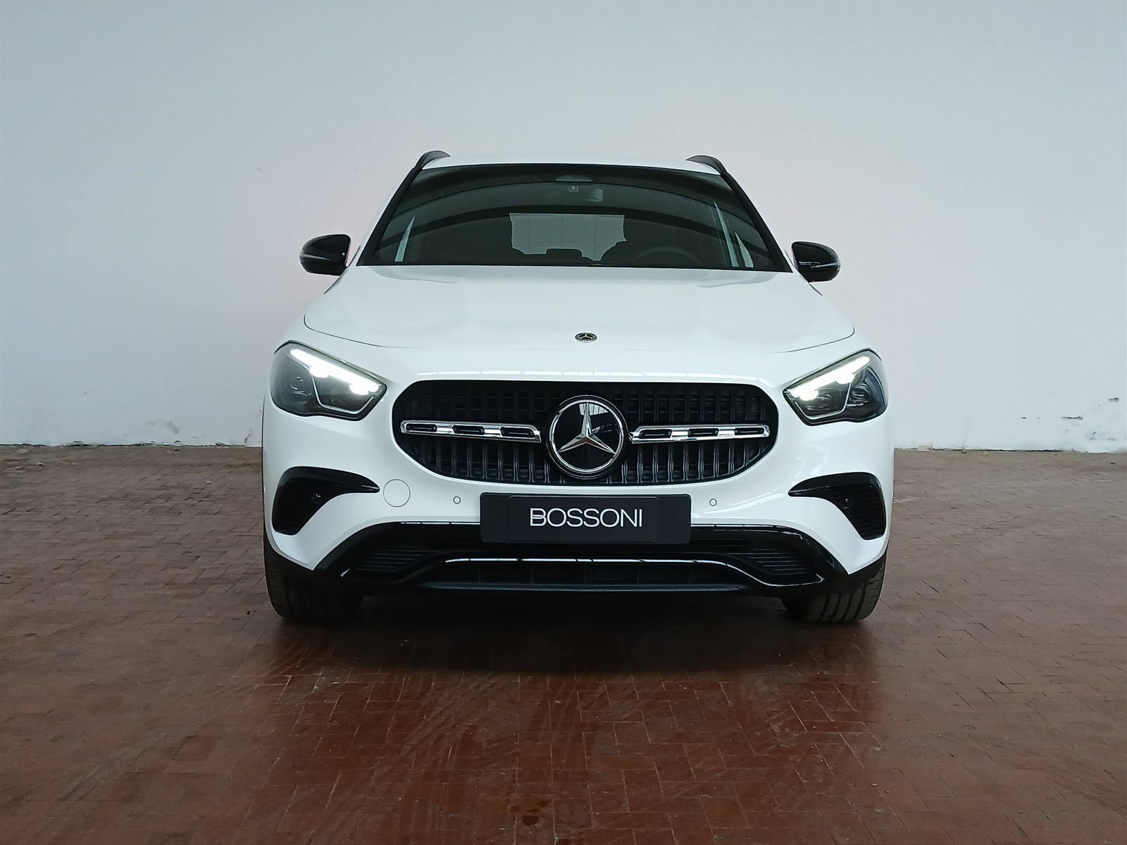 2 - Mercedes GLA 180 d progressive advanced 8g-dct