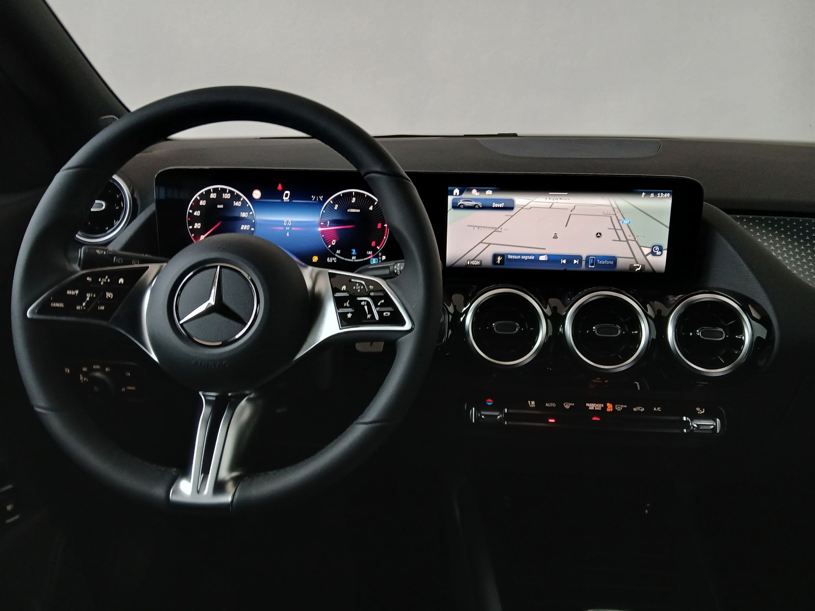 12 - Mercedes GLA 180 d progressive advanced 8g-dct