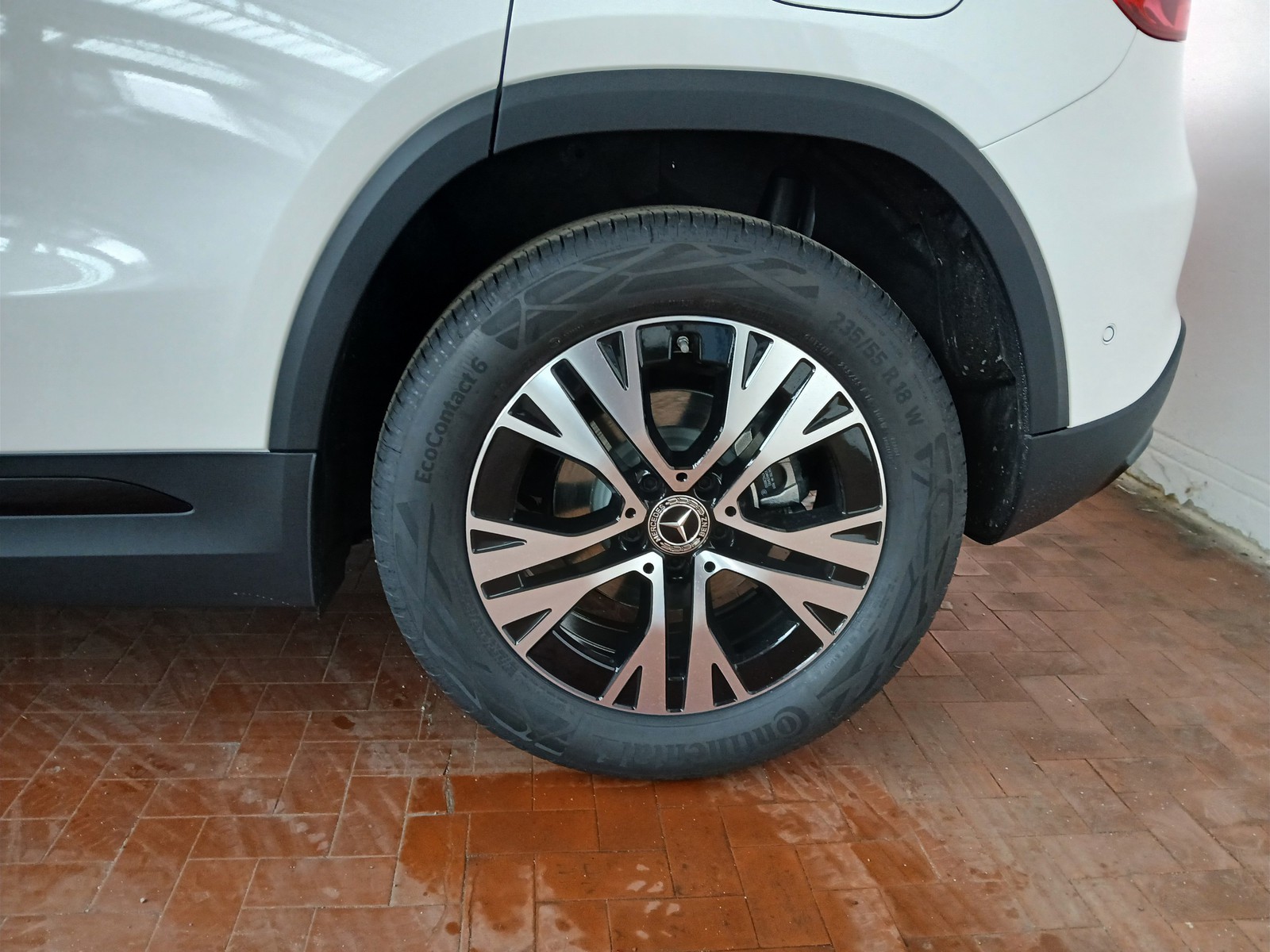 4 - Mercedes GLA 180 d progressive advanced 8g-dct