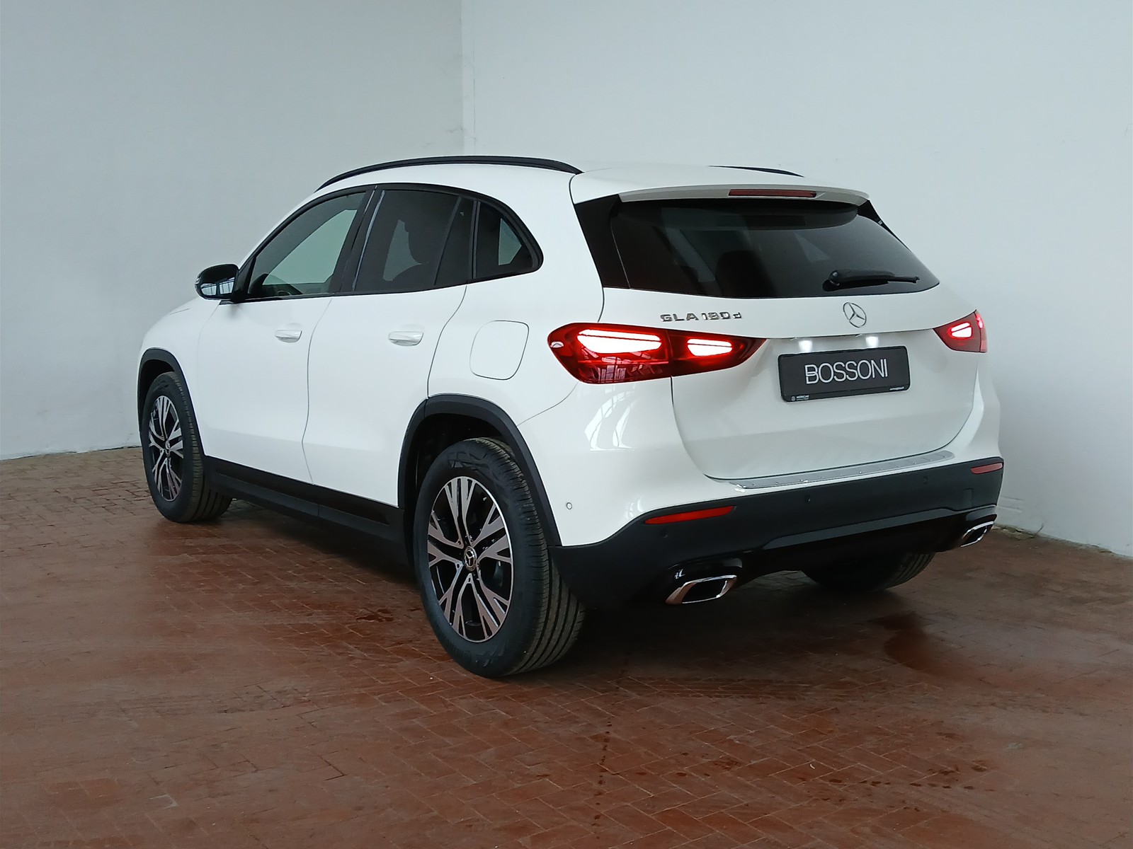 5 - Mercedes GLA 180 d progressive advanced 8g-dct