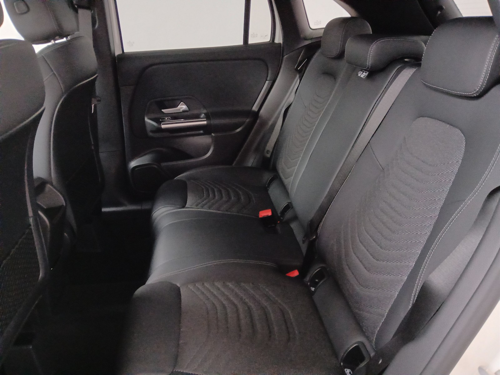 8 - Mercedes GLA 180 d progressive advanced 8g-dct