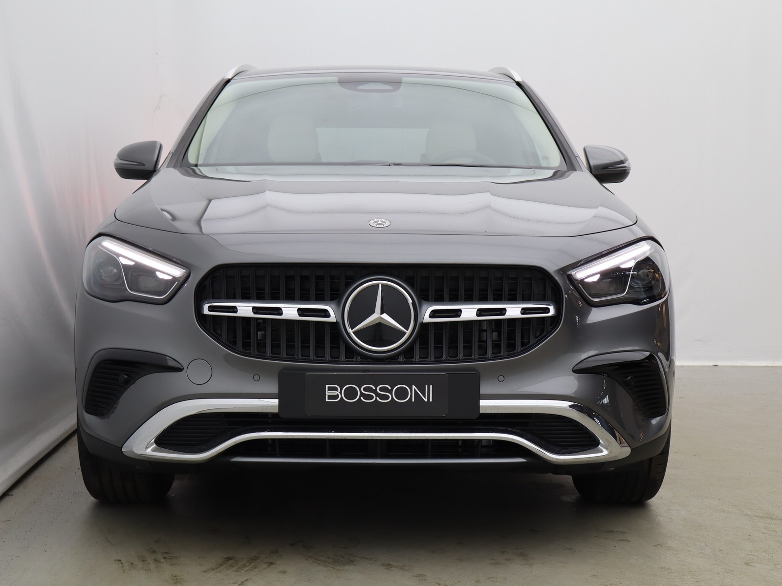 2 - Mercedes GLA 180 progressive advanced 7g-dct