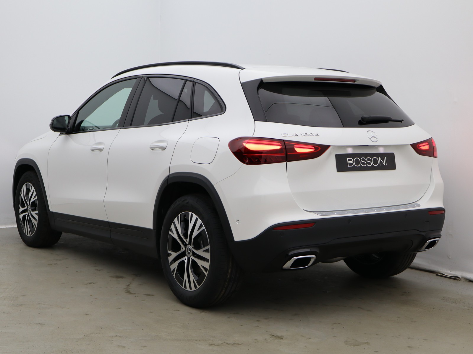 5 - Mercedes GLA 180 d progressive advanced 8g-dct