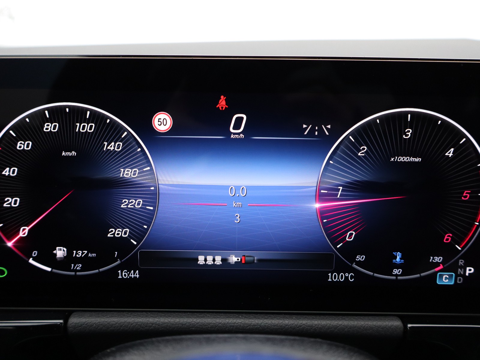 9 - Mercedes GLA 180 d progressive advanced 8g-dct